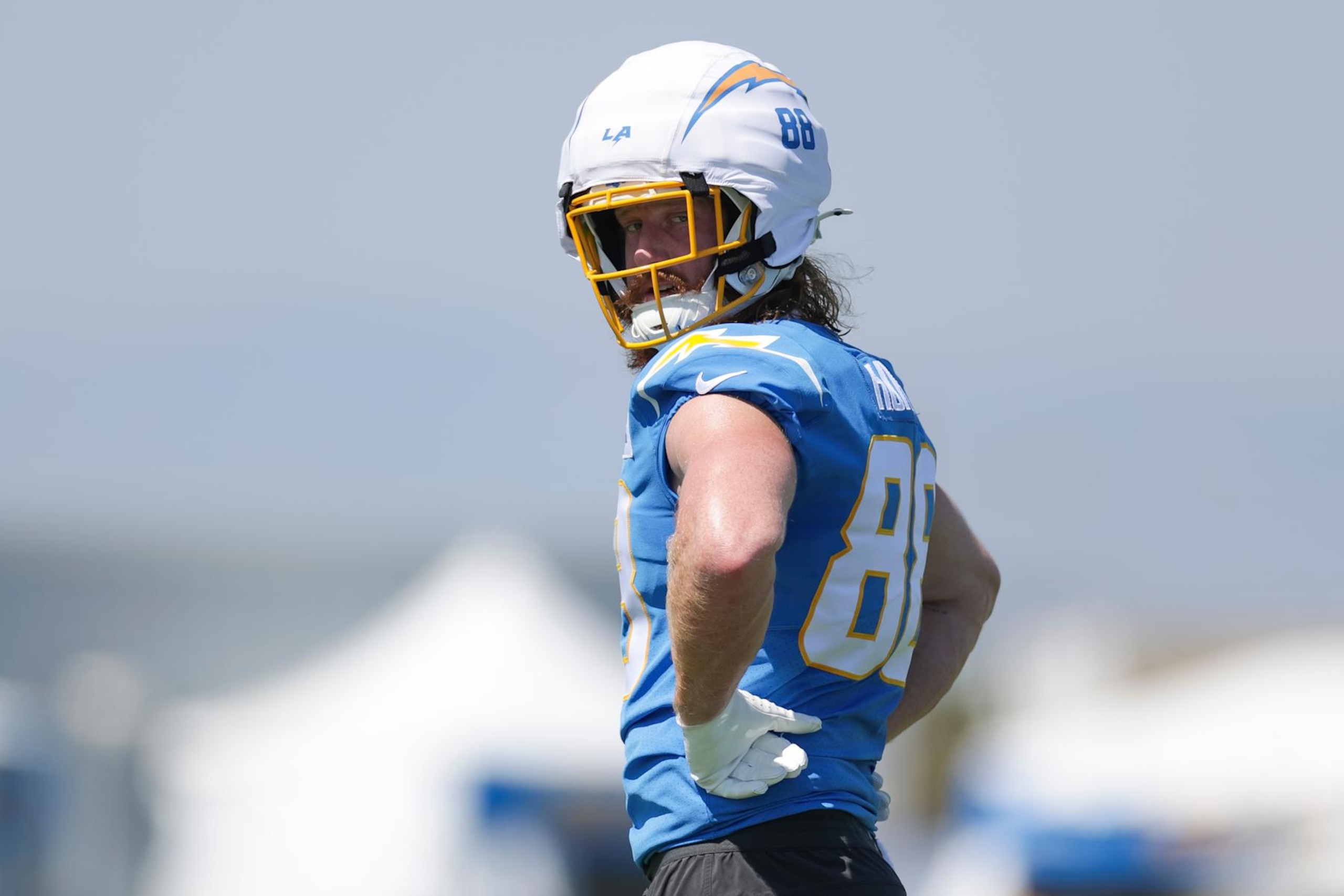 EL SEGUNDO, CA - JULY 26: Los Angeles Chargers tight end Hayden Hurst (88) participates in a drill during the team's training camp at The Bolt on July 26, 2024 in El Segundo, CA. (Photo by Brandon Sloter/Icon Sportswire via Getty Images)