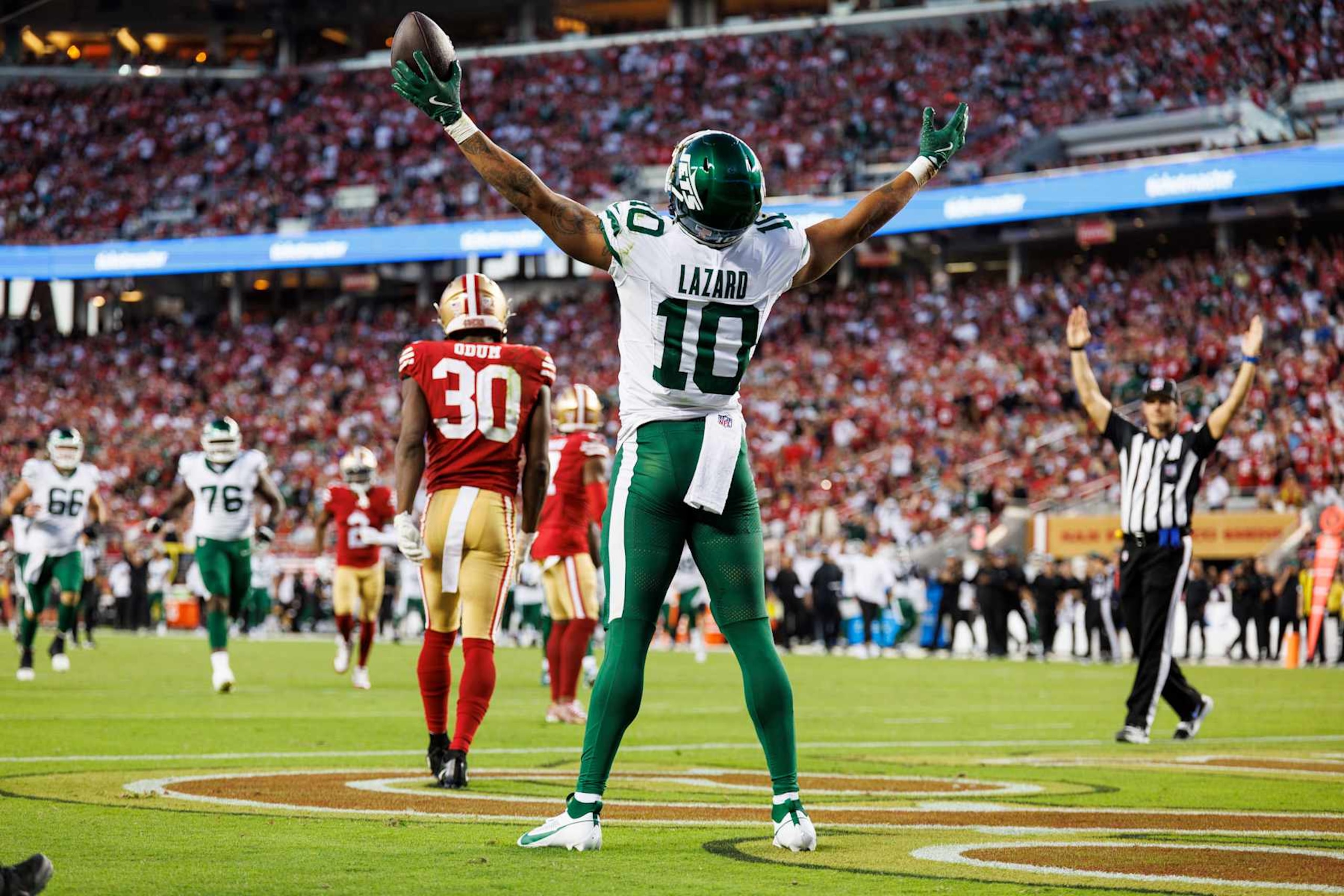 SANTA CLARA, CA - SEPTEMBER 9: Wide receiver Allen Lazard #10 of the New York Jets celebrates after scoring a touchdown during the third quarter of an NFL football game against the San Francisco 49ers, at Levi's Stadium on September 9, 2024 in Santa Clara, California. (Photo by Brooke Sutton/Getty Images)