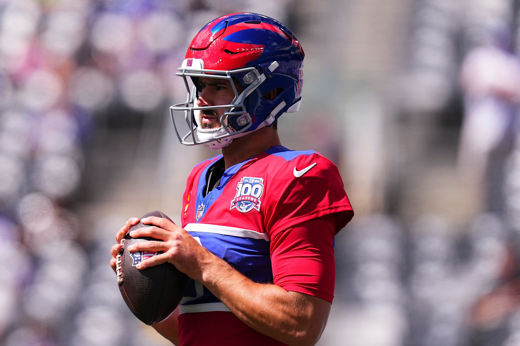 EAST RUTHERFORD, NEW JERSEY - SEPTEMBER 8: Daniel Jones #8 of the New York Giants warms up against the Minnesota Vikings at MetLife Stadium on September 8, 2024 in East Rutherford, New Jersey. (Photo by Mitchell Leff/Getty Images)