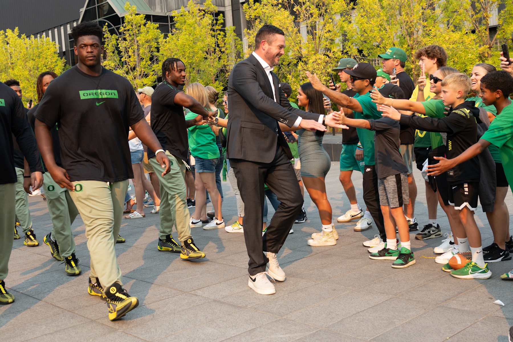 EUGENE, OREGON - SEPTEMBER 07: Head coach Dan Lanning of the Oregon Ducks walks to the stadium before their game against the Boise State Broncos at Autzen Stadium on September 7, 2024 in Eugene, Oregon.  (Photo by Tom Hauck/Getty Images)