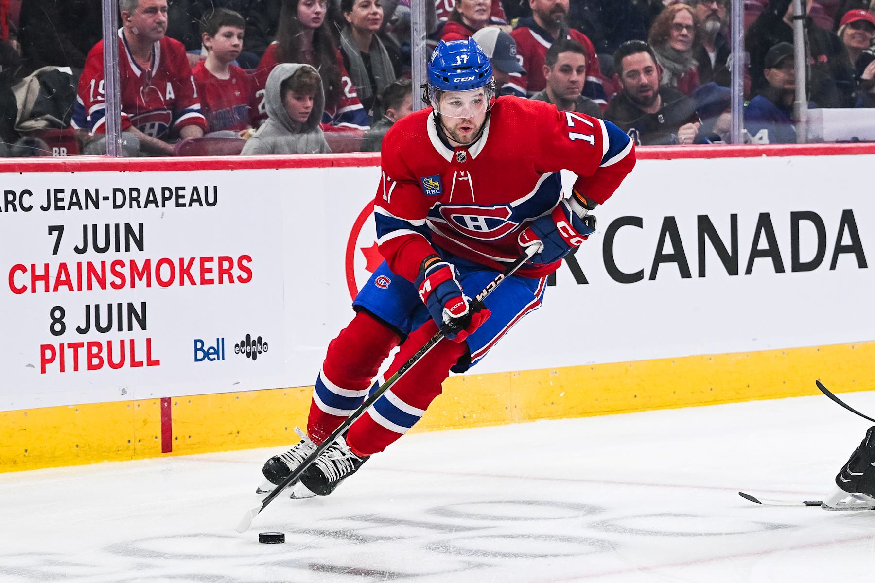 MONTREAL, QC - APRIL 06: Montreal Canadiens right wing Josh Anderson (17) plays the puck during the Toronto Maple Leafs versus the Montreal Canadiens game on April 06, 2024, at Bell Centre in Montreal, QC (Photo by David Kirouac/Icon Sportswire via Getty Images)