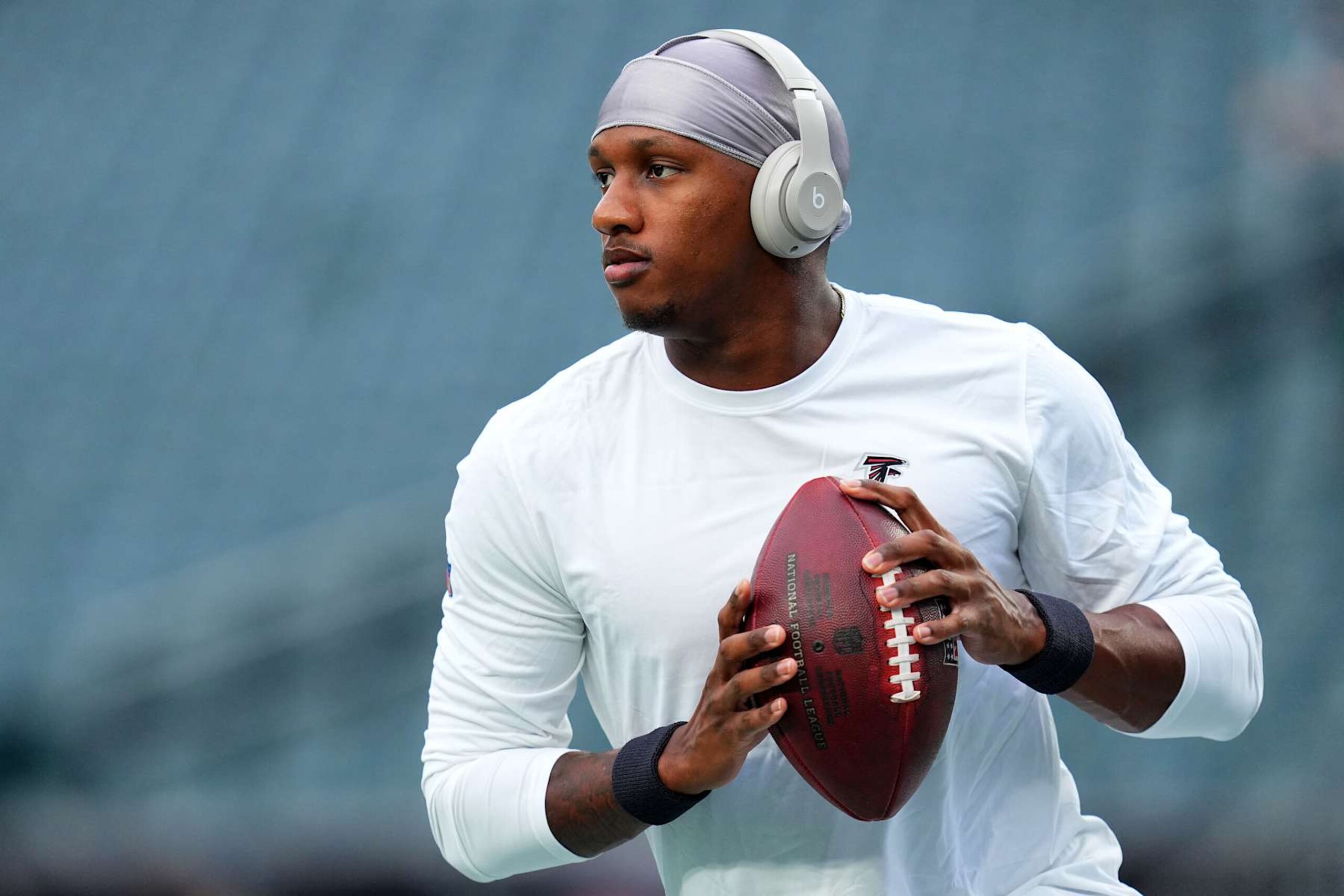PHILADELPHIA, PENNSYLVANIA - SEPTEMBER 16: Michael Penix Jr. #9 of the Atlanta Falcons warms up prior to the game against the Philadelphia Eagles at Lincoln Financial Field on September 16, 2024 in Philadelphia, Pennsylvania. (Photo by Mitchell Leff/Getty Images)