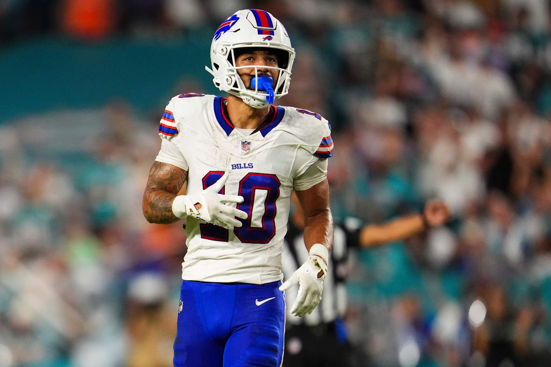 MIAMI GARDENS, FL - SEPTEMBER 12: Khalil Shakir #10 of the Buffalo Bills lines up before the snap during an NFL football game against the Miami Dolphins at Hard Rock Stadium on September 12, 2024 in Miami Gardens, Florida. (Photo by Cooper Neill/Getty Images)