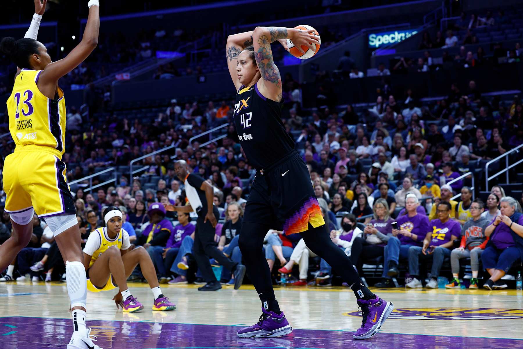 LOS ANGELES, CALIFORNIA - SEPTEMBER 17:  Brittney Griner #42 of the Phoenix Mercury controls the ball against the Los Angeles Sparks in the first half at Crypto.com Arena on September 17, 2024 in Los Angeles, California.  NOTE TO USER: User expressly acknowledges and agrees that, by downloading and or using this Photograph, user is consenting to the terms and conditions of the Getty Images License Agreement. (Photo by Ronald Martinez/Getty Images)