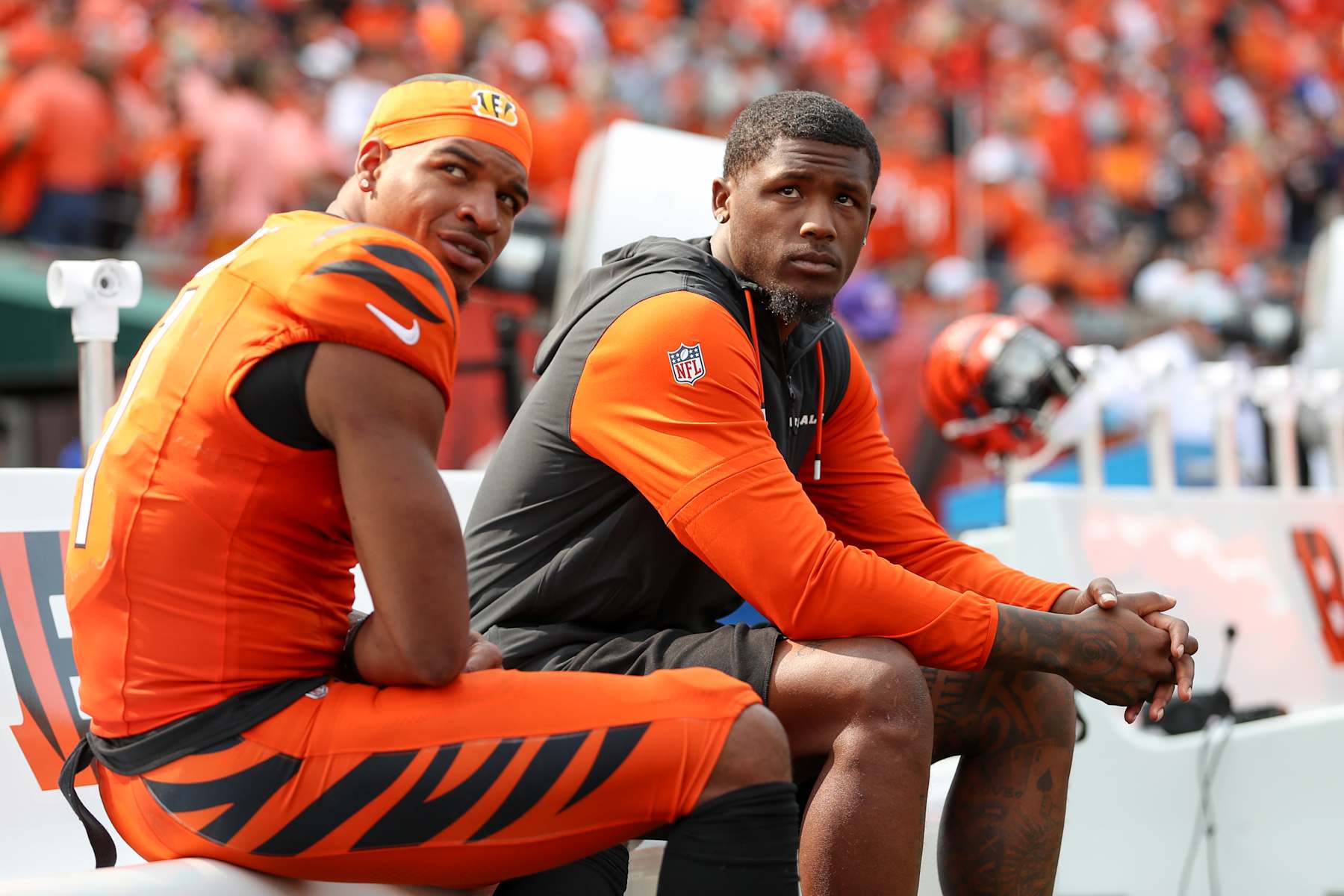 CINCINNATI, OH - SEPTEMBER 08: Cincinnati Bengals wide receiver Ja'Marr Chase (1) and wide receiver Tee Higgins (5) look at the scoreboard toward the end of the game against the New England Patriots and the Cincinnati Bengals on September 8, 2024, at Paycor Stadium in Cincinnati, OH. (Photo by Ian Johnson/Icon Sportswire via Getty Images)