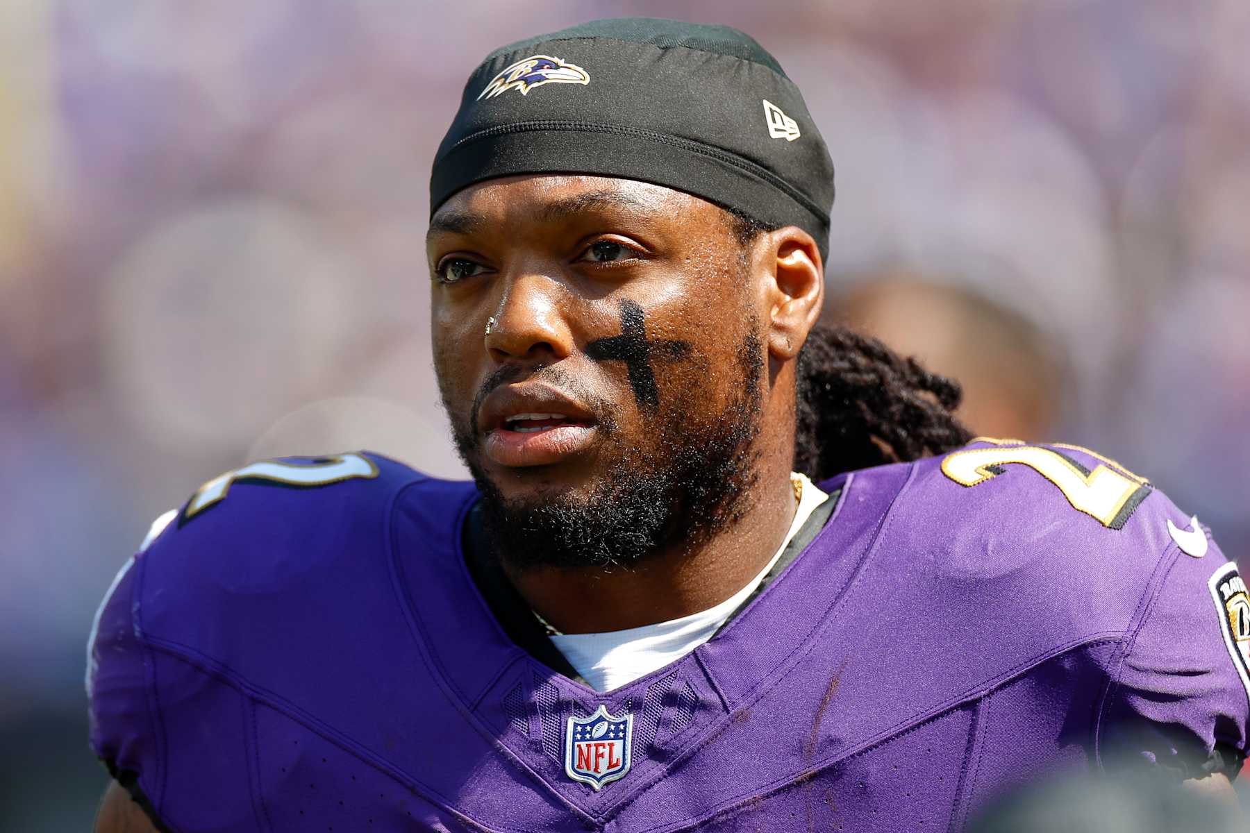 BALTIMORE, MARYLAND - SEPTEMBER 15: Derrick Henry #22 of the Baltimore Ravens on the sideline during the first half of an NFL football game against the Las Vegas Raiders at M&T Bank Stadium on September 15, 2024 in Baltimore, Maryland. (Photo by Brandon Sloter/Getty Images)