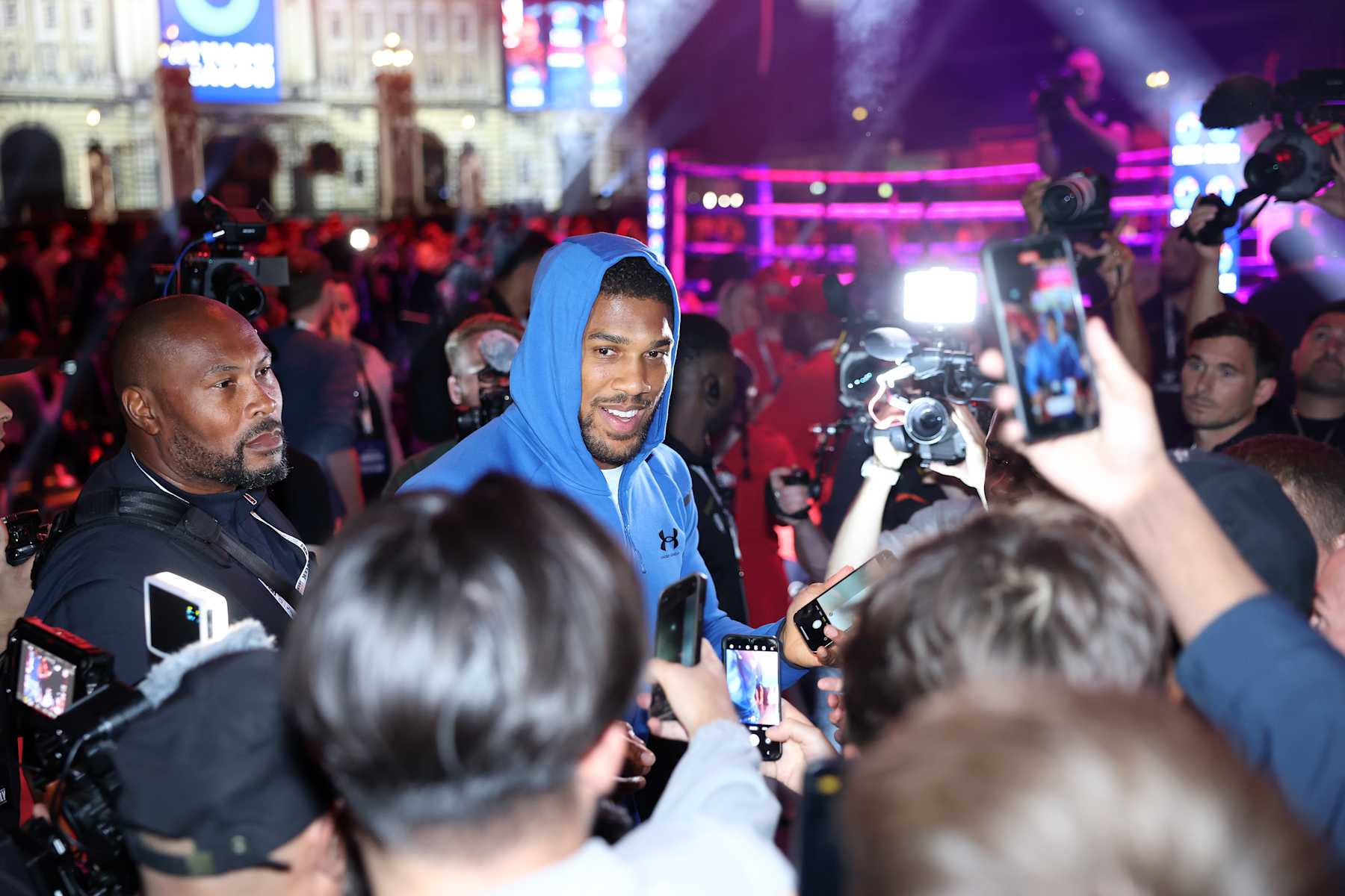 LONDON, ENGLAND - SEPTEMBER 18: British Heavyweight boxer Anthony Joshua meets fans during the open workout as part of the Riyadh Season - Wembley Edition card at Odeon Luxe Leicester Square on September 18, 2024 in London, England. (Photo by Mark Robinson/Matchroom Boxing/Getty Images)