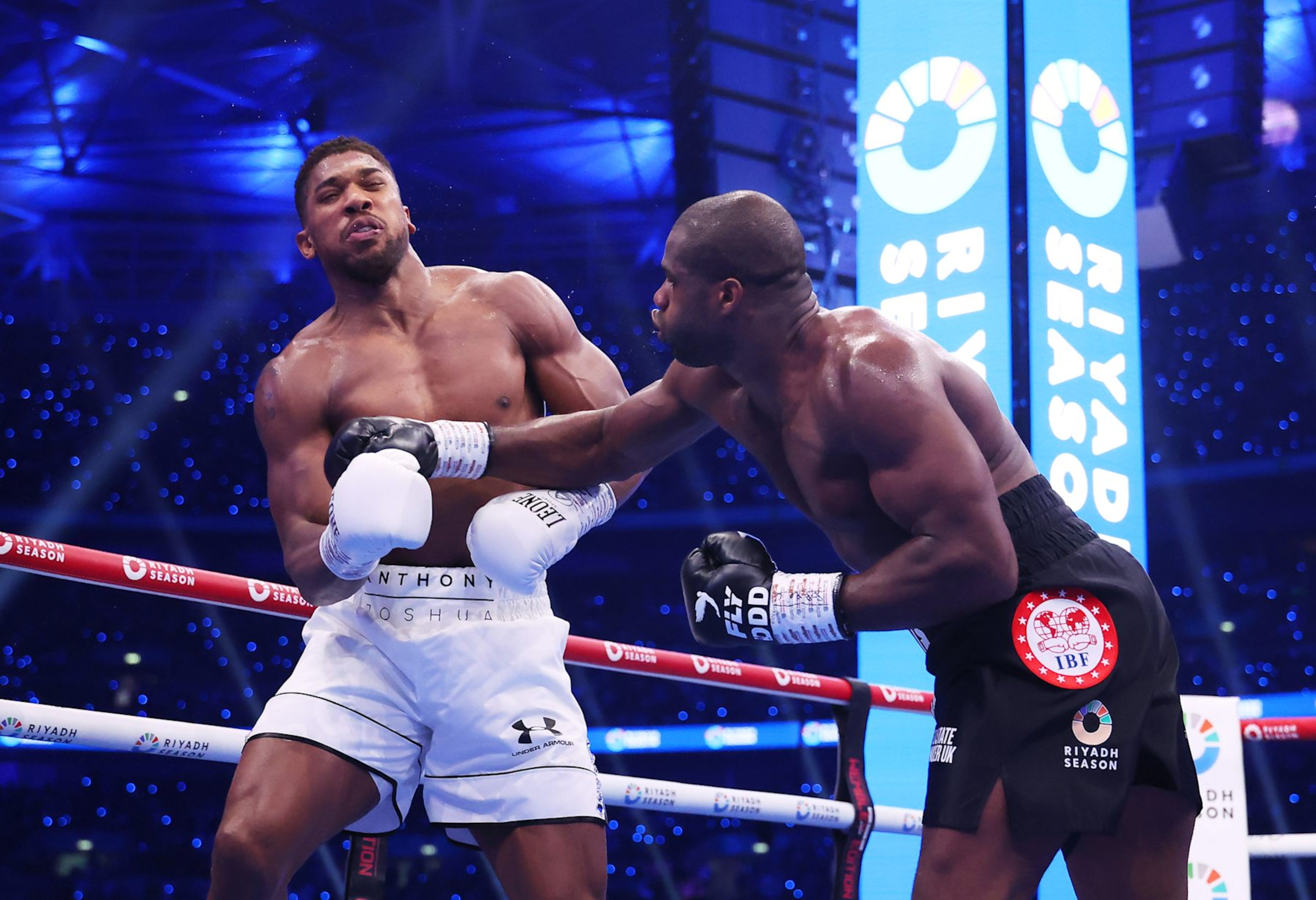 LONDON, ENGLAND - SEPTEMBER 21: Daniel Dubois punches Anthony Joshua during the IBF World Heavyweight Title fight between Daniel Dubois and Anthony Joshua, on the Riyadh Season - Wembley Edition card at Wembley Stadium on September 21, 2024 in London, England. (Photo by Richard Pelham/Getty Images) LONDON, ENGLAND - SEPTEMBER 21: Daniel Dubois punches Anthony Joshua during the IBF World Heavyweight Title fight between Daniel Dubois and Anthony Joshua, on the Riyadh Season - Wembley Edition card at Wembley Stadium on September 21, 2024 in London, England. (Photo by Richard Pelham/Getty Images)