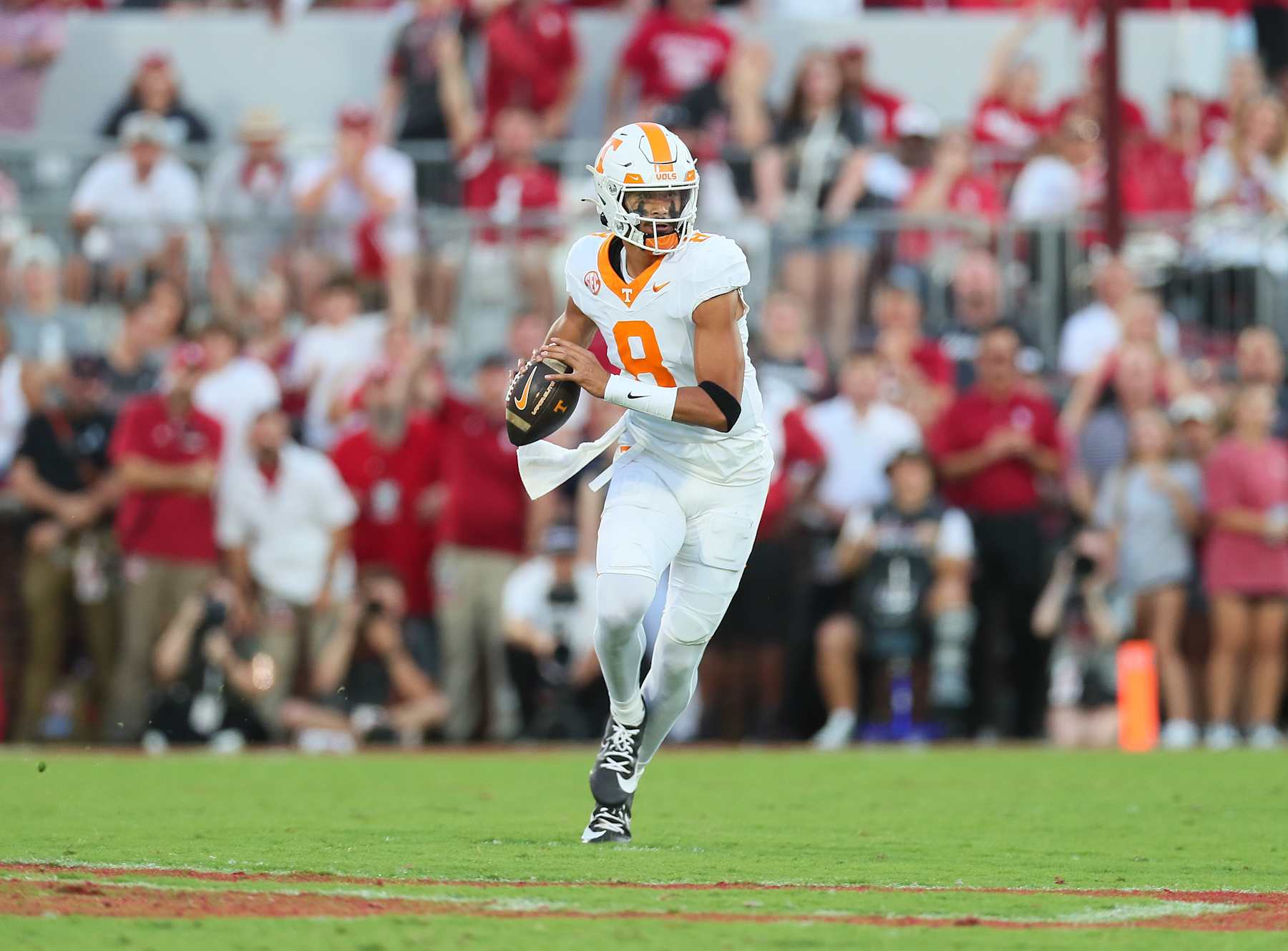 NORMAN, OK - SEPTEMBER 21: Tennessee Volunteers QB Nico Iamaleava (08) looks to pass during a game between the Oklahoma Sooners and the Tennessee Volunteers at Gaylord Memorial Stadium in Norman, Oklahoma on September 21, 2024. (Photo by David Stacy/Icon Sportswire via Getty Images)