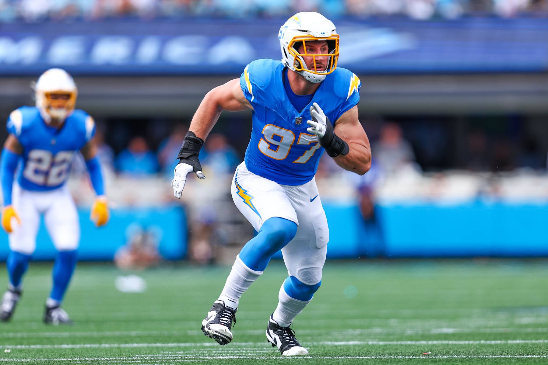 CHARLOTTE, NC - SEPTEMBER 15: Joey Bosa #97 of the Los Angeles Chargers rushes the backfield during a football game against the Carolina Panthers at Bank of America Stadium on September 15, 2024 in Charlotte, North Carolina. (Photo by David Jensen/Icon Sportswire via Getty Images)