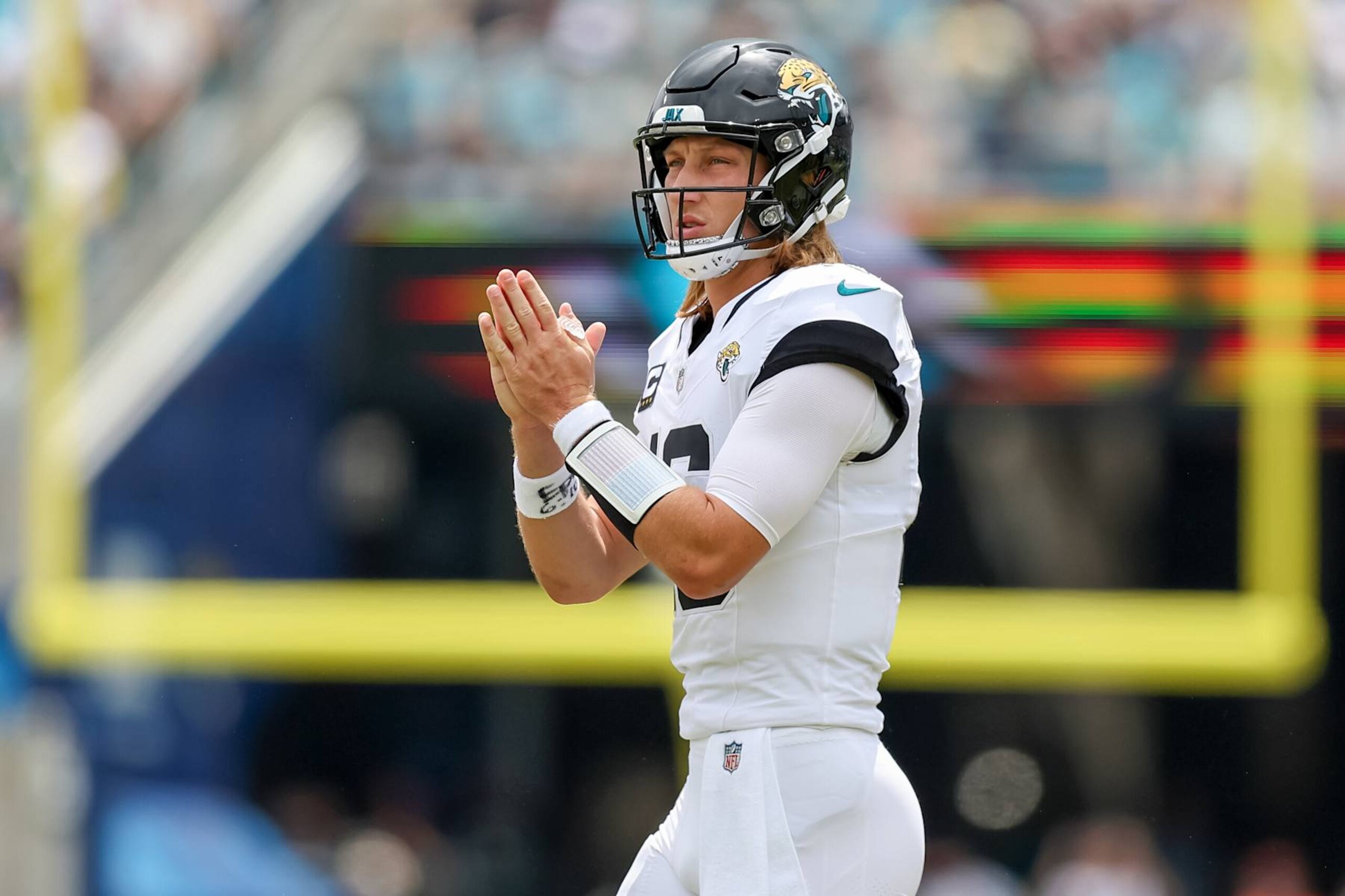 JACKSONVILLE, FLORIDA - SEPTEMBER 15: Trevor Lawrence #16 of the Jacksonville Jaguars takes the field against the Cleveland Browns during a game at EverBank Field on September 15, 2024 in Jacksonville, Florida. (Photo by Mike Carlson/Getty Images)