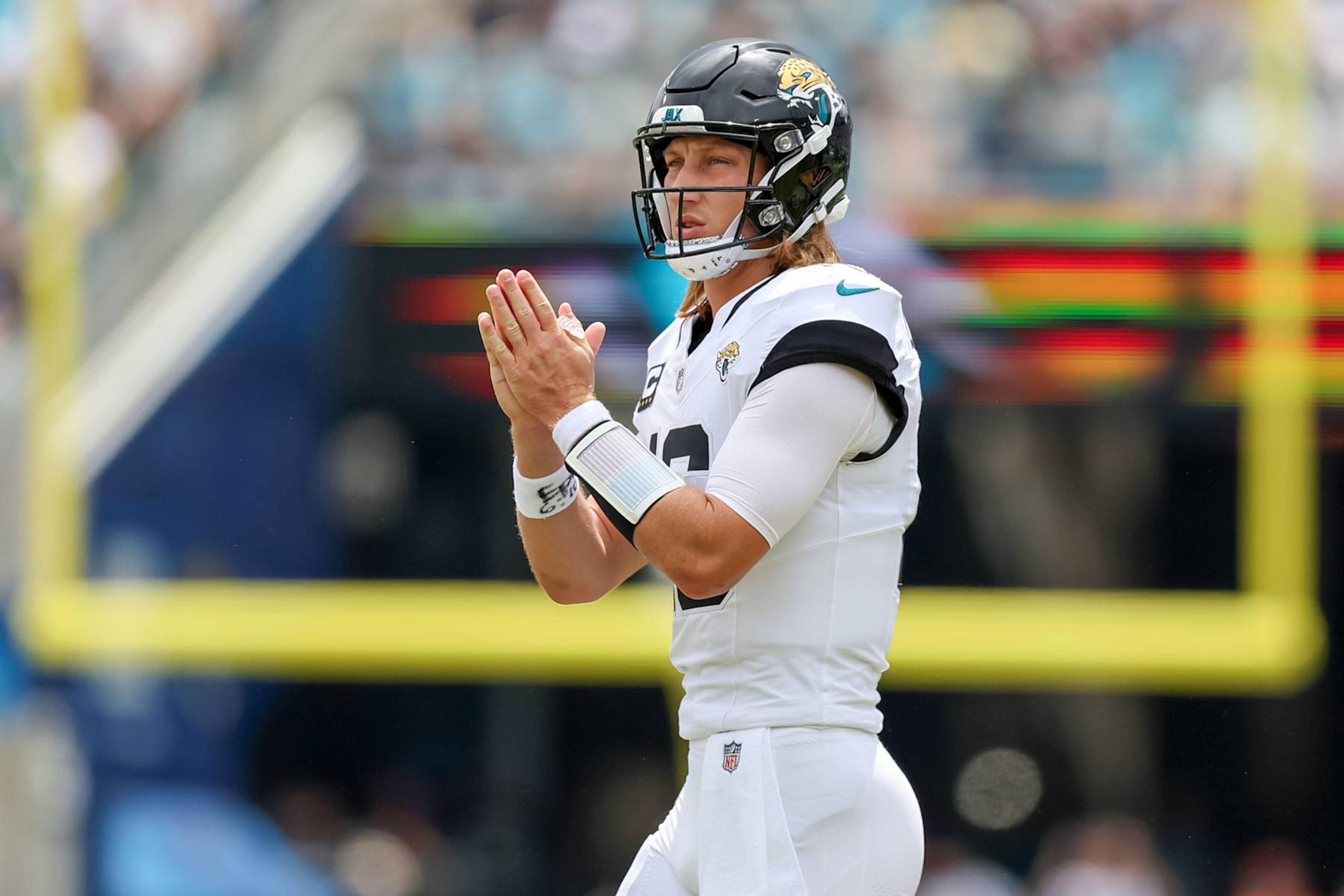 JACKSONVILLE, FLORIDA - SEPTEMBER 15: Trevor Lawrence #16 of the Jacksonville Jaguars takes the field against the Cleveland Browns during a game at EverBank Field on September 15, 2024 in Jacksonville, Florida. (Photo by Mike Carlson/Getty Images)