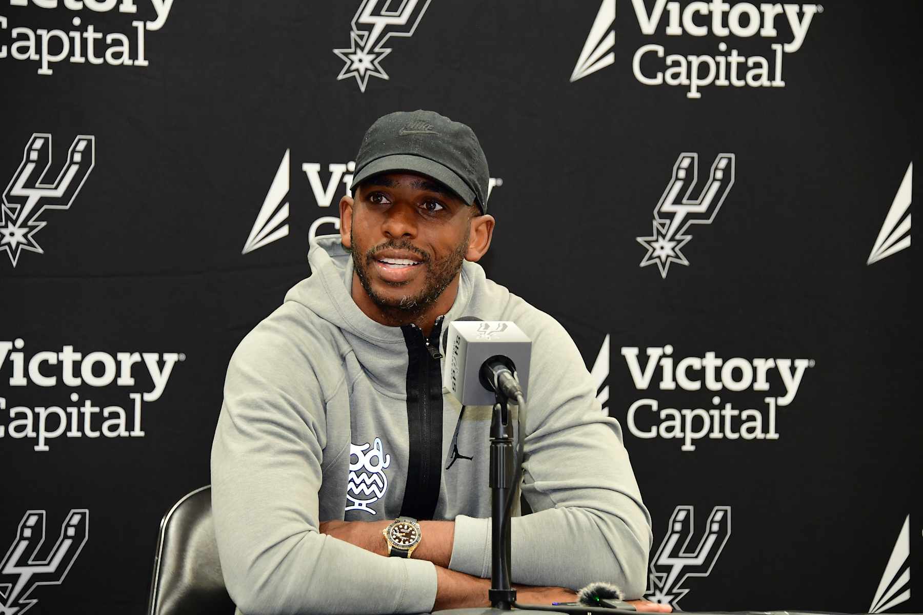 San Antonio TX, - July 9, 2024: Chris Paul talks to the media during the Spurs Press Conference July 9, 2024 at the Victory Capital Center in San Antonio Texas. NOTE TO USER: User expressly acknowledges and agrees that, by downloading and or using this photograph, user is consenting to the terms and conditions of the Getty Images License Agreement. Mandatory Copyright Notice: Copyright 2024 NBAE (Photos by Michael Gonzales/NBAE via Getty Images)