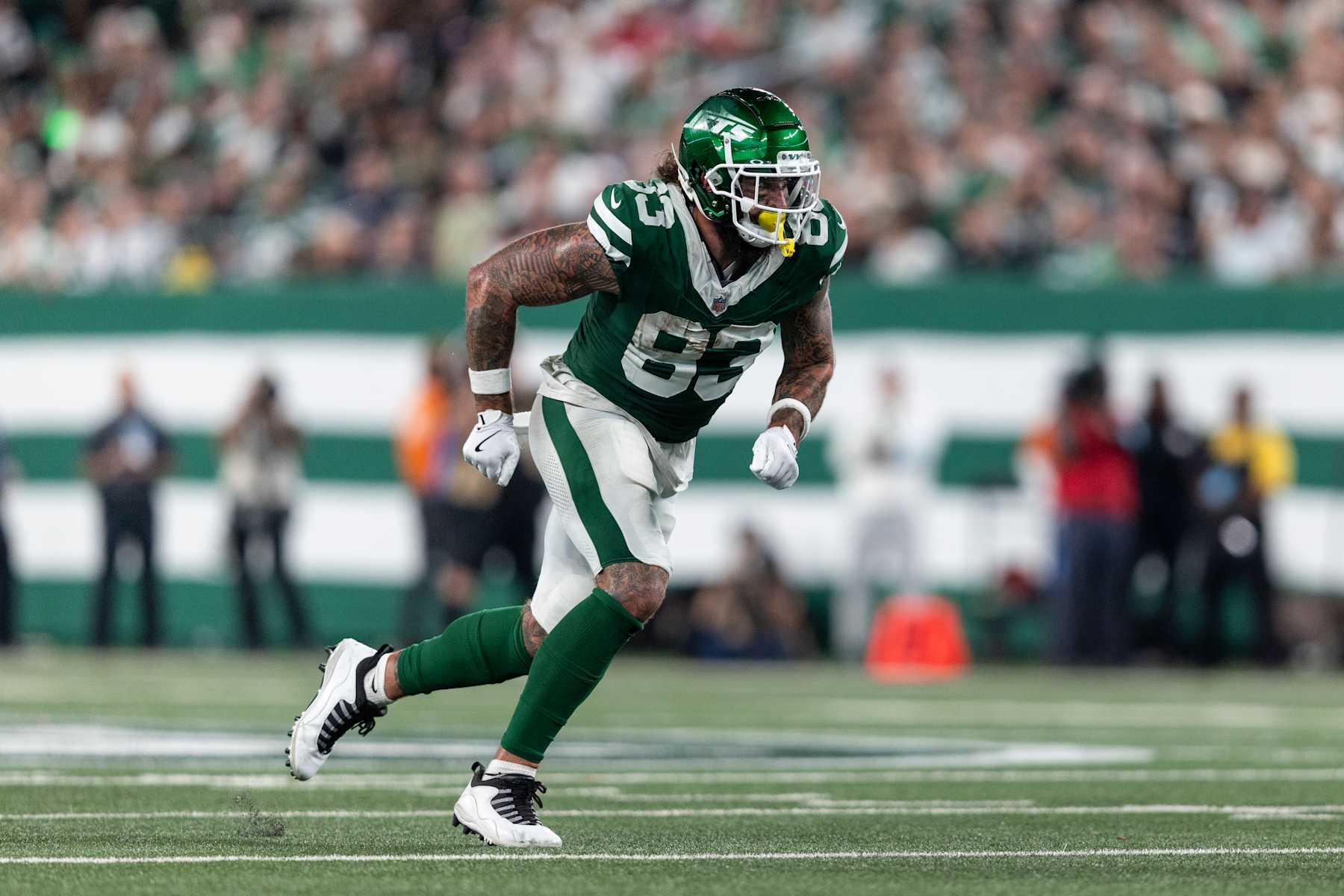 EAST RUTHERFORD, NEW JERSEY - SEPTEMBER 19: Tyler Conklin #83 of the New York Jets runs a route during an NFL football game between the New York Jets and the New England Patriots at MetLife Stadium on September 19, 2024 in East Rutherford, New Jersey. (Photo by Michael Owens/Getty Images)