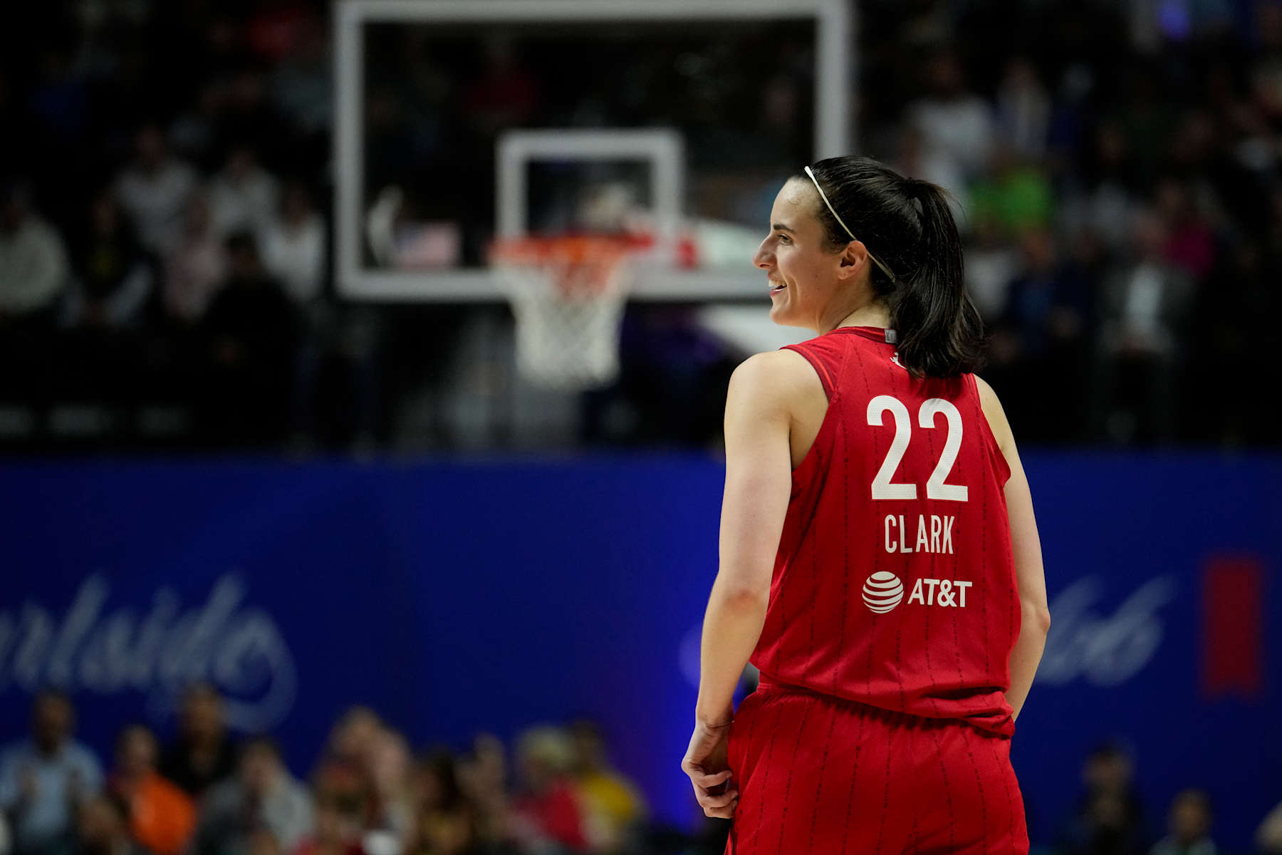 UNCASVILLE, CONNECTICUT - SEPTEMBER 25: Caitlin Clark #22 of the Indiana Fever looks as she plays the Connecticut Sun during the fourth quarter of Game Two of the 2024 WNBA Playoffs first round at Mohegan Sun Arena on September 25, 2024 in Uncasville, Connecticut. The Connecticut Sun won 87-81 over the Indiana Fever. (Photo by Joe Buglewicz/Getty Images)