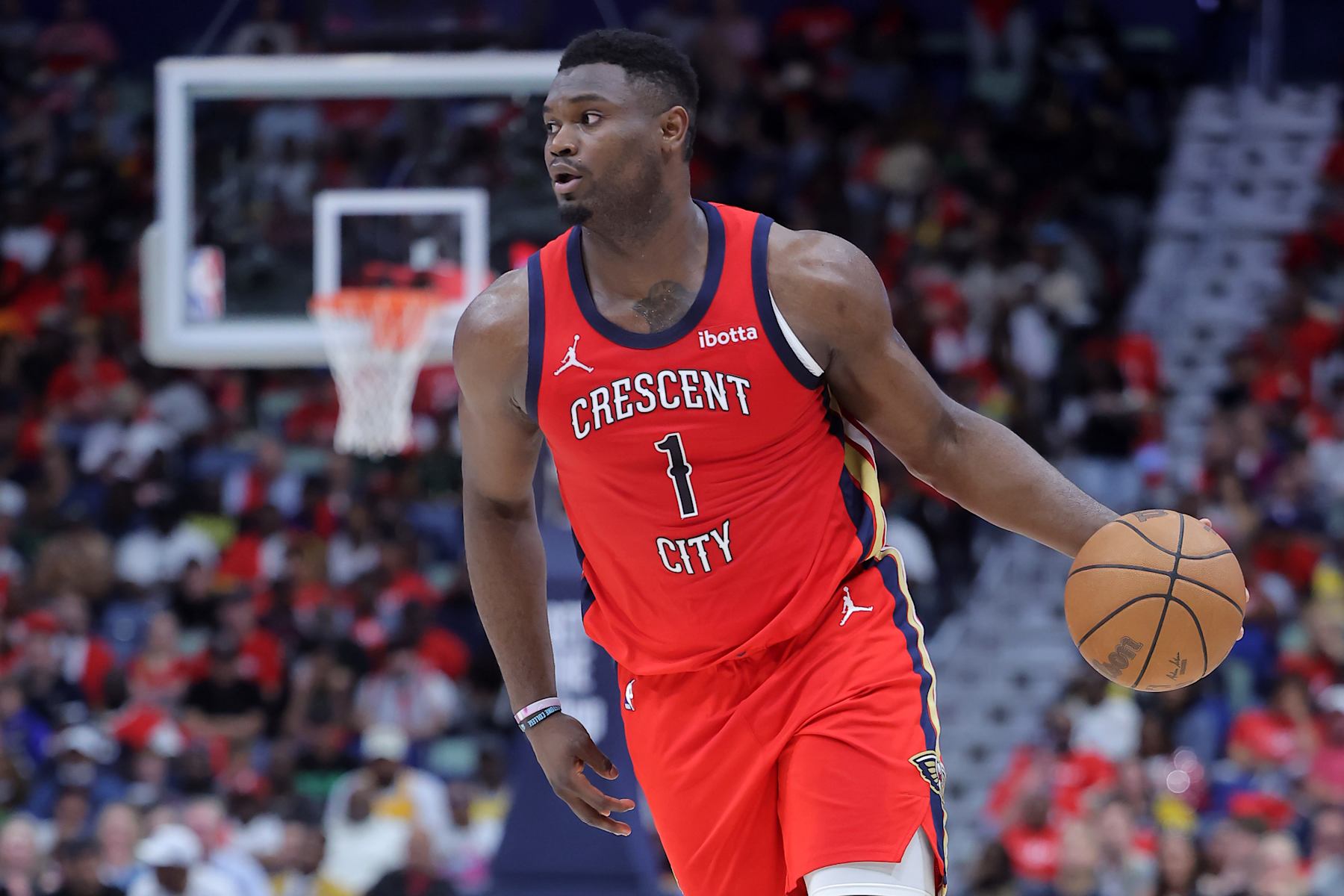 NEW ORLEANS, LOUISIANA - APRIL 16: Zion Williamson #1 of the New Orleans Pelicans drives with the ball against the Los Angeles Lakers during a play-in tournament game at the Smoothie King Center on April 16, 2024 in New Orleans, Louisiana. NOTE TO USER: User expressly acknowledges and agrees that, by downloading and or using this Photograph, user is consenting to the terms and conditions of the Getty Images License Agreement. (Photo by Jonathan Bachman/Getty Images)