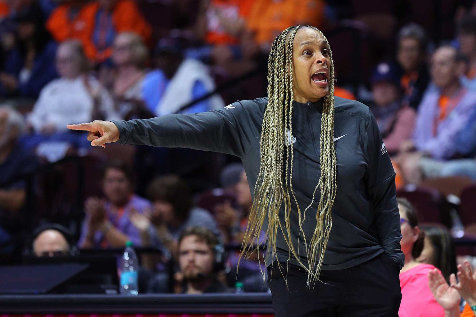 UNCASVILLE, CONNECTICUT - SEPTEMBER 19: Head coach Teresa Weatherspoon of the Chicago Sky reacts in the first quarter against the Connecticut Sun at Mohegan Sun Arena on September 19, 2024 in Uncasville, Connecticut. NOTE TO USER: User expressly acknowledges and agrees that, by downloading and or using this photograph, User is consenting to the terms and conditions of the Getty Images License Agreement. (Photo by Mike Lawrie/Getty Images)
