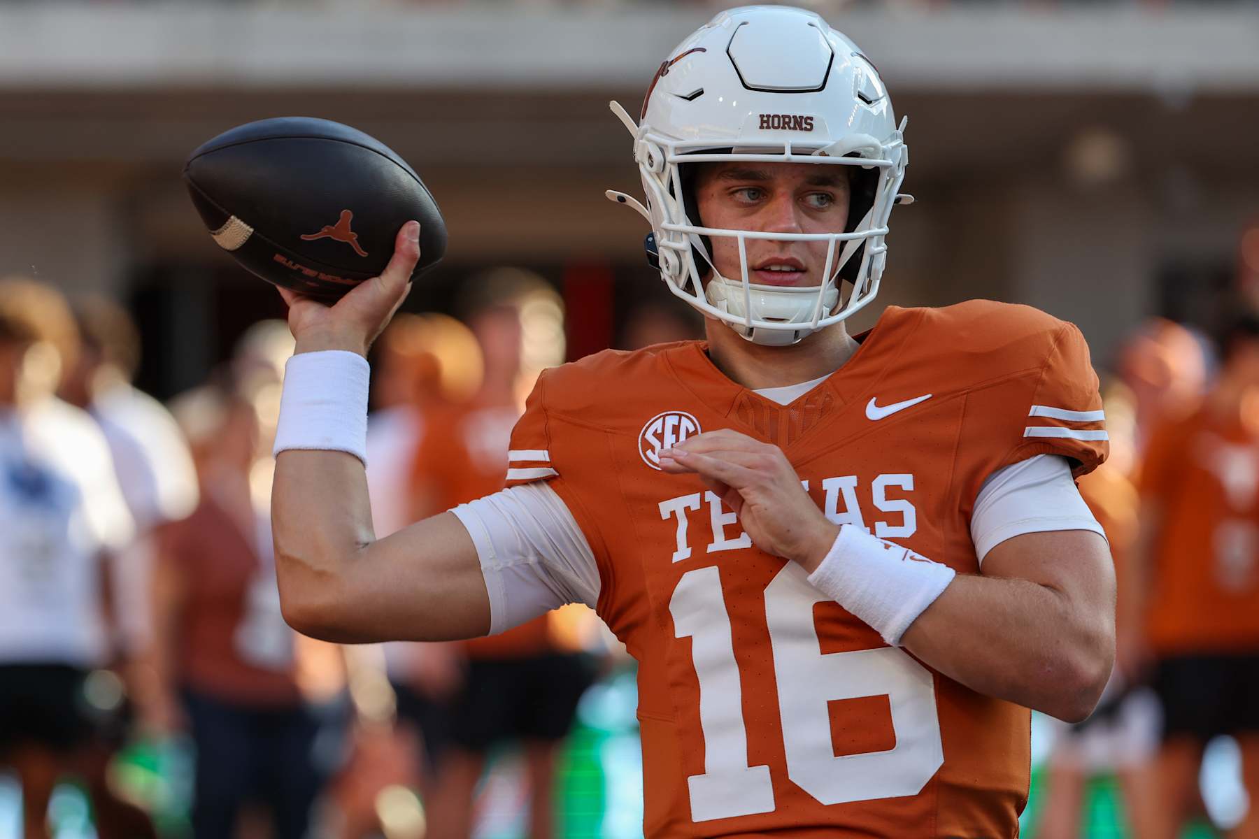 AUSTIN, TX - SEPTEMBER 21: Texas Longhorns quarterback Arch Manning (16) warms up before the college football game between Texas Longhorns and University of Louisiana Monroe Warhawks on September 21, 2024, at Darrell K Royal - Texas Memorial Stadium in Austin, TX.  (Photo by David Buono/Icon Sportswire via Getty Images)
