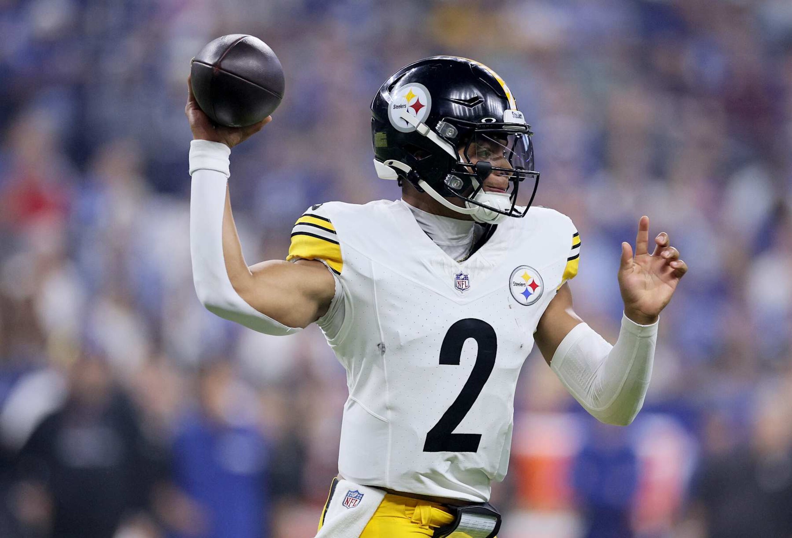 INDIANAPOLIS, INDIANA - SEPTEMBER 29: Justin Fields (2) of the Pittsburgh Steelers passes against the Indianapolis Colts during the first half at Lucas Oil Stadium on September 29, 2024 in Indianapolis, Indiana. (Photo by Andy Lyons/Getty Images) INDIANAPOLIS, INDIANA - SEPTEMBER 29: Justin Fields (2) of the Pittsburgh Steelers passes against the Indianapolis Colts during the first half at Lucas Oil Stadium on September 29, 2024 in Indianapolis, Indiana. (Photo by Andy Lyons/Getty Images)