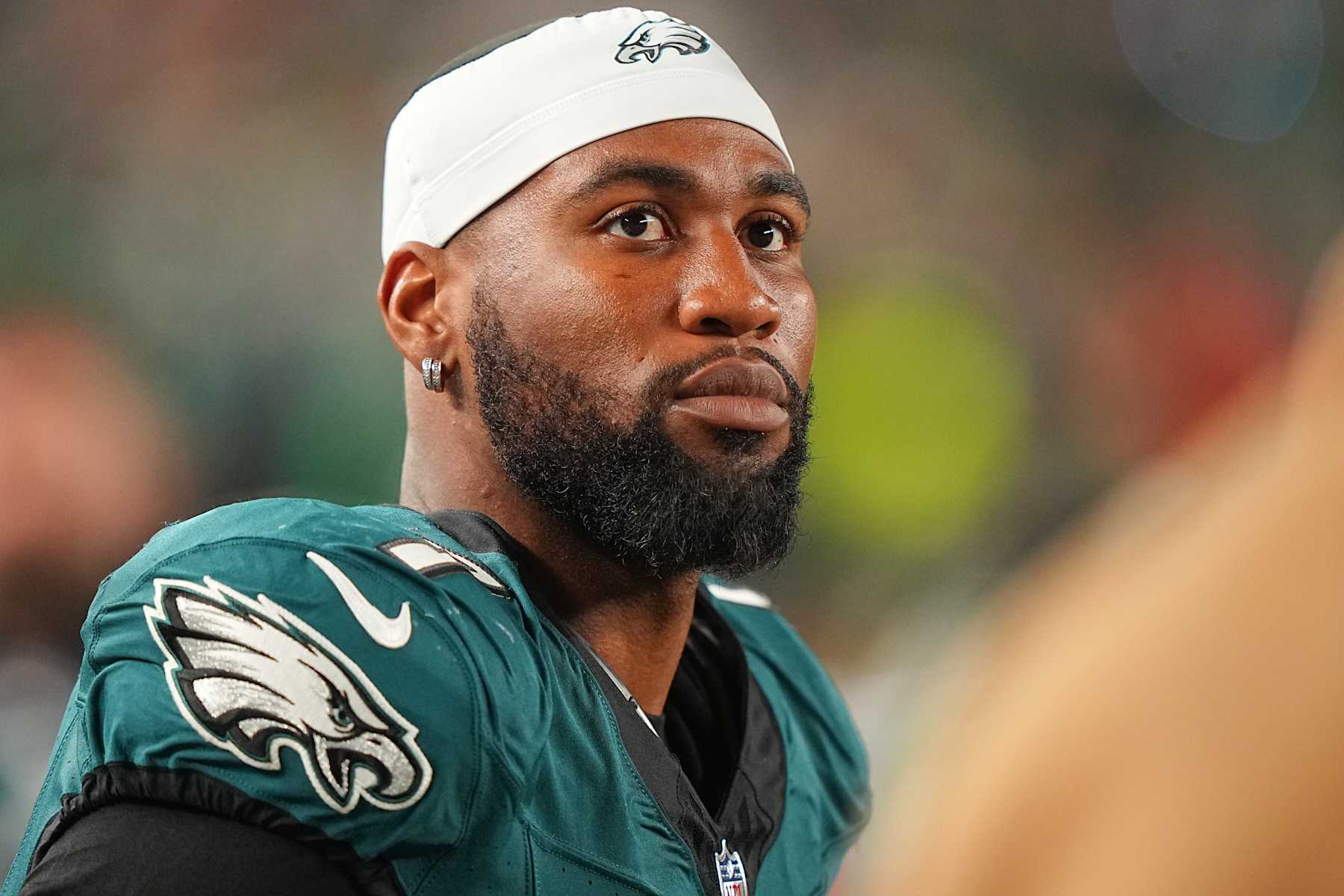 Football: Philadelphia Eagles Haason Reddick (7) in action, looks on vs Dallas Cowboys at Lincoln Financial Field.
Philadelphia, PA 11/5/2023 
CREDIT: Erick W. Rasco (Photo by Erick W. Rasco/Sports Illustrated via Getty Images) 
(Set Number: X164454 TK1)