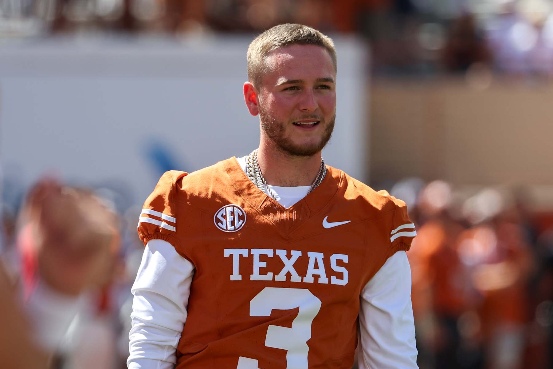 Report: Texas' Ewers Set to Return from Injury, Start Over Arch Manning vs. Oklahoma