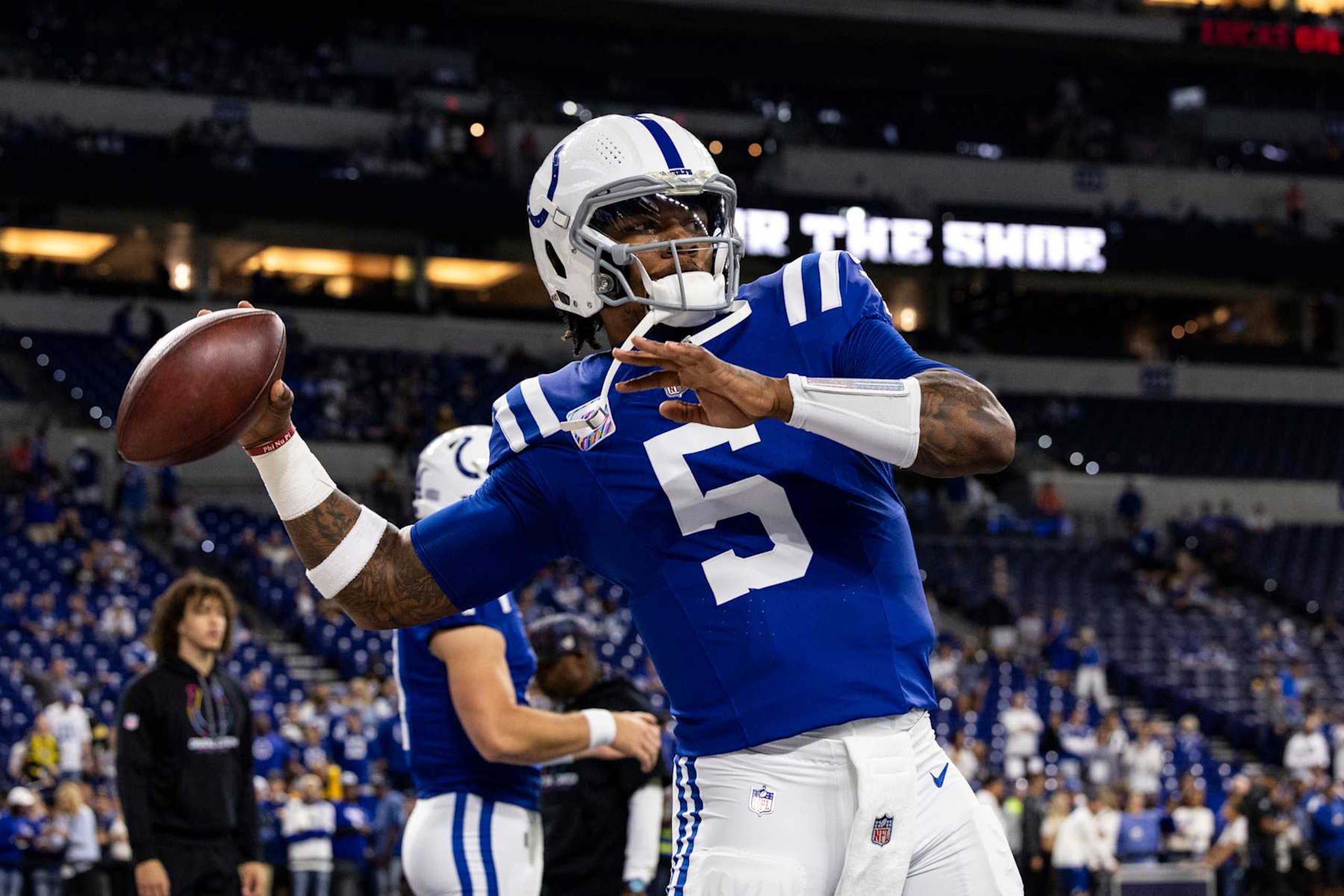 INDIANAPOLIS, INDIANA - SEPTEMBER 29: Anthony Richardson #5 of the Indianapolis Colts warms up before the game against the Pittsburgh Steelers at Lucas Oil Stadium on September 29, 2024 in Indianapolis, Indiana. The Colts beat the Steelers 27-24. (Photo by Lauren Leigh Bacho/Getty Images)