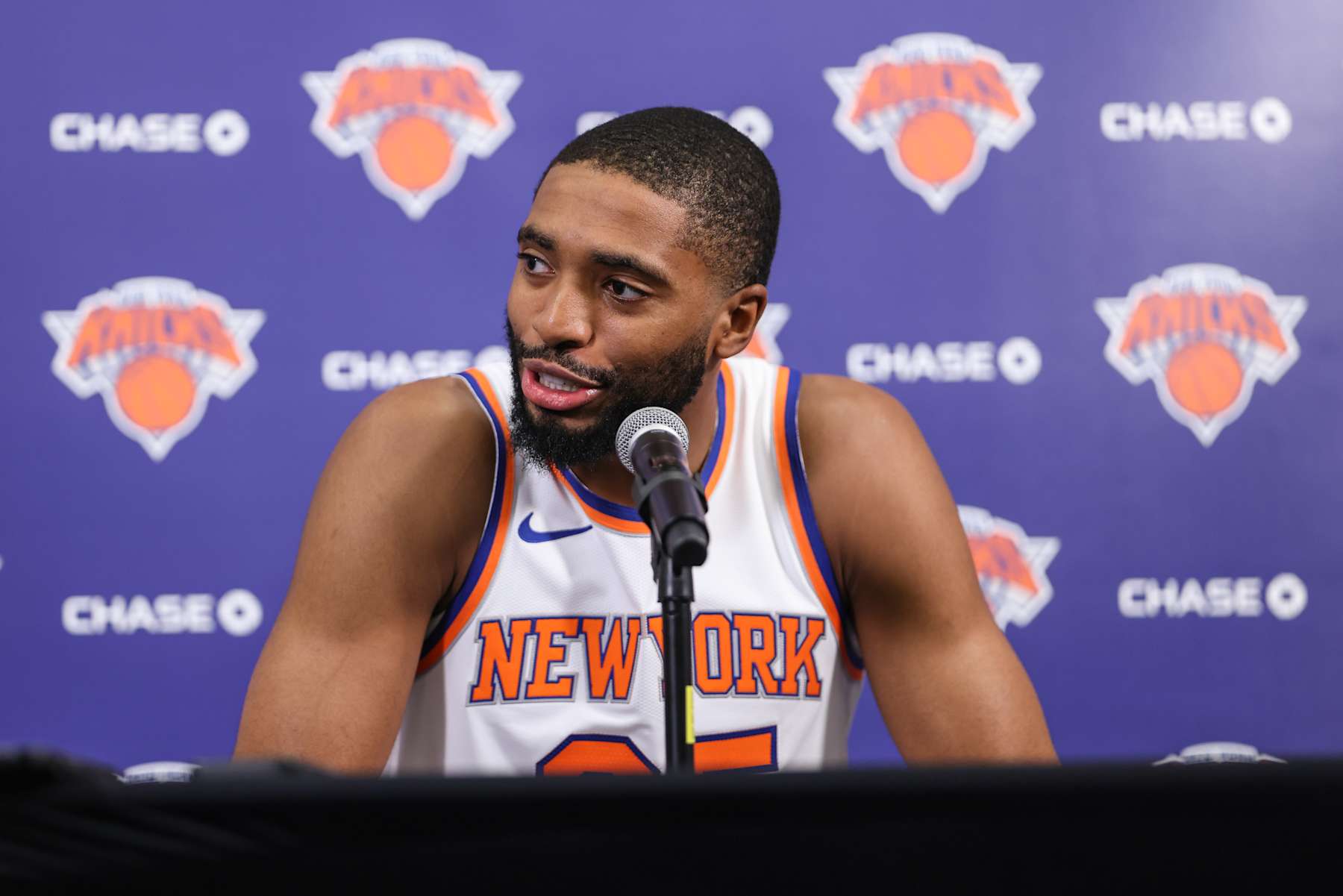 TARRYTOWN, NEW YORK - SEPTEMBER 30: Mikal Bridges #25 of the New York Knicks speaks at a press conference during media day at Knicks Training Facility on September 30, 2024 in Tarrytown, New York. NOTE TO USER: User expressly acknowledges and agrees that, by downloading and/or using this Photograph, user is consenting to the terms and conditions of the Getty Images License Agreement. (Photo by Dustin Satloff/Getty Images)