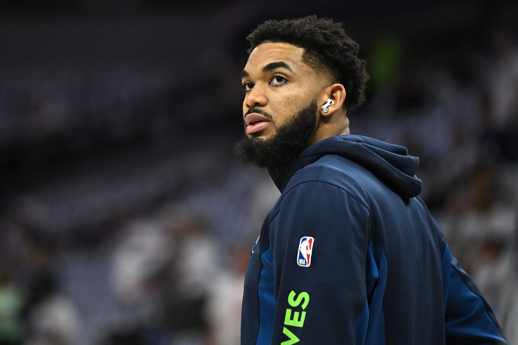 MINNEAPOLIS, MINNESOTA - MAY 30: Karl-Anthony Towns #32 of the Minnesota Timberwolves warms up prior to Game Five of the Western Conference Finals against the Dallas Mavericks at Target Center on May 30, 2024 in Minneapolis, Minnesota. NOTE TO USER: User expressly acknowledges and agrees that, by downloading and or using this photograph, User is consenting to the terms and conditions of the Getty Images License Agreement. (Photo by Stephen Maturen/Getty Images)