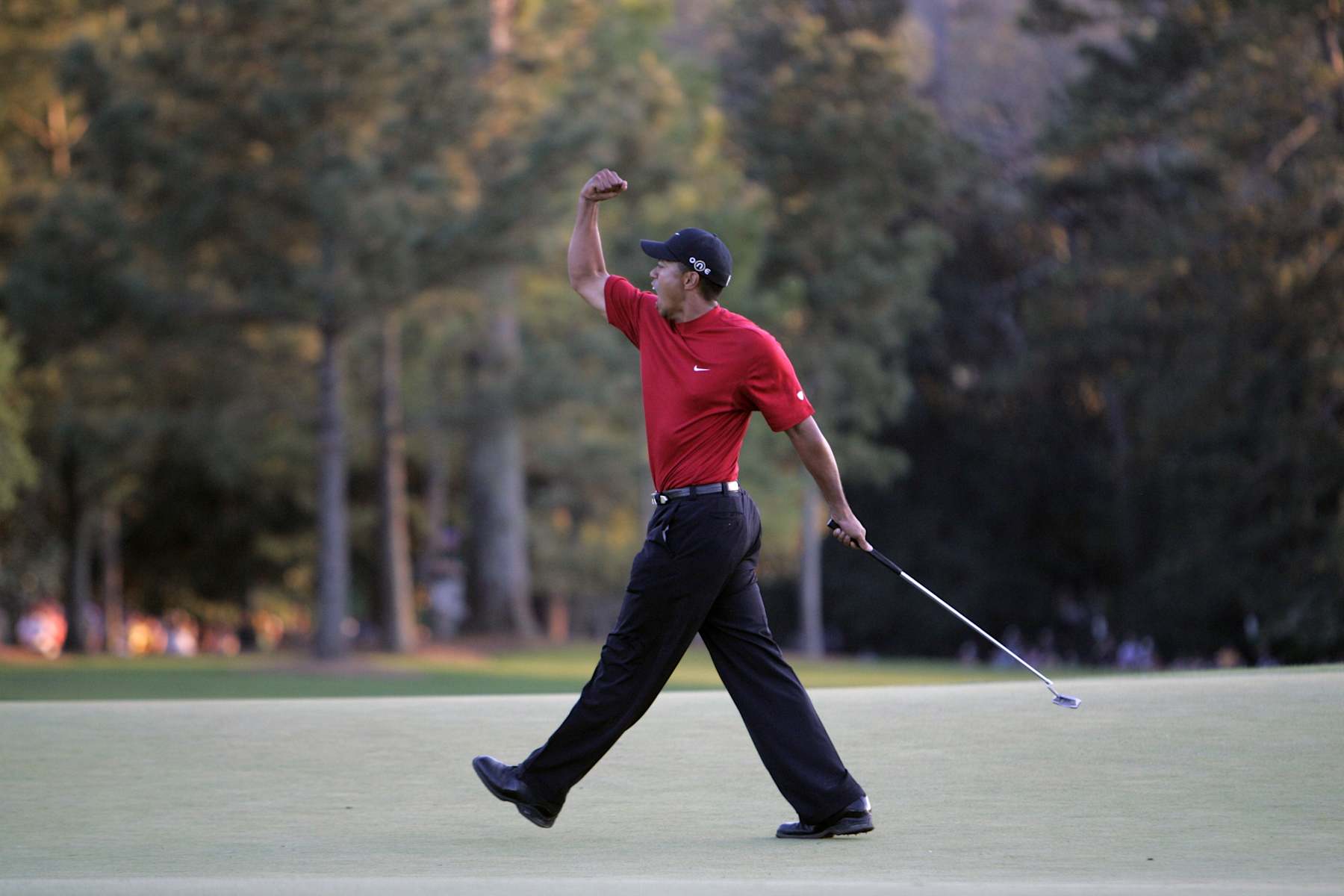 UNITED STATES - APRIL 10: Golf: The Masters, Tiger Woods victorious after winning playoff and tournament vs Chris DiMarco on Sunday at Augusta National, Augusta, GA 4/10/2005 (Photo by John Biever/Sports Illustrated via Getty Images) (SetNumber: X73298 TK6)