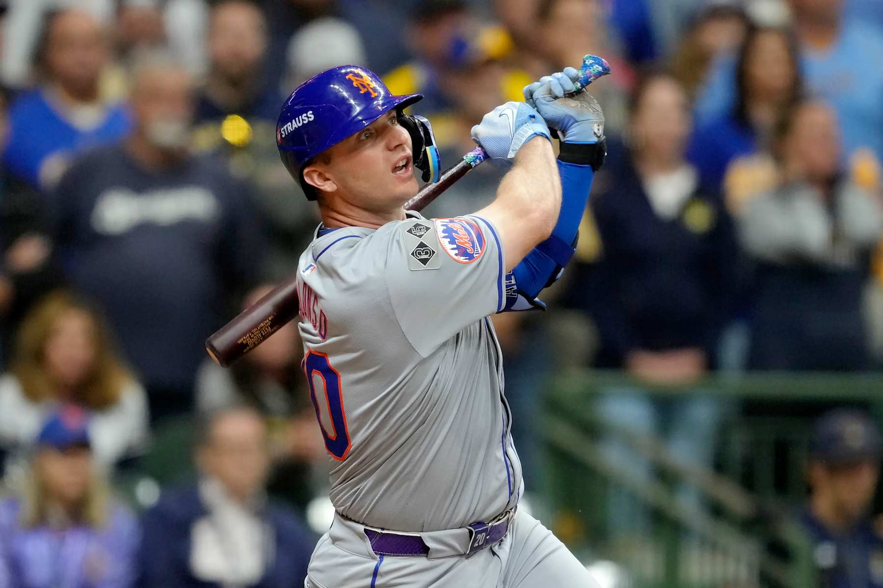 MILWAUKEE, WISCONSIN - OCTOBER 03: Pete Alonso #20 of the New York Mets hits a home run in the ninth inning against the Milwaukee Brewers during Game Three of the Wild Card Series at American Family Field on October 03, 2024 in Milwaukee, Wisconsin. (Photo by Patrick McDermott/Getty Images)
