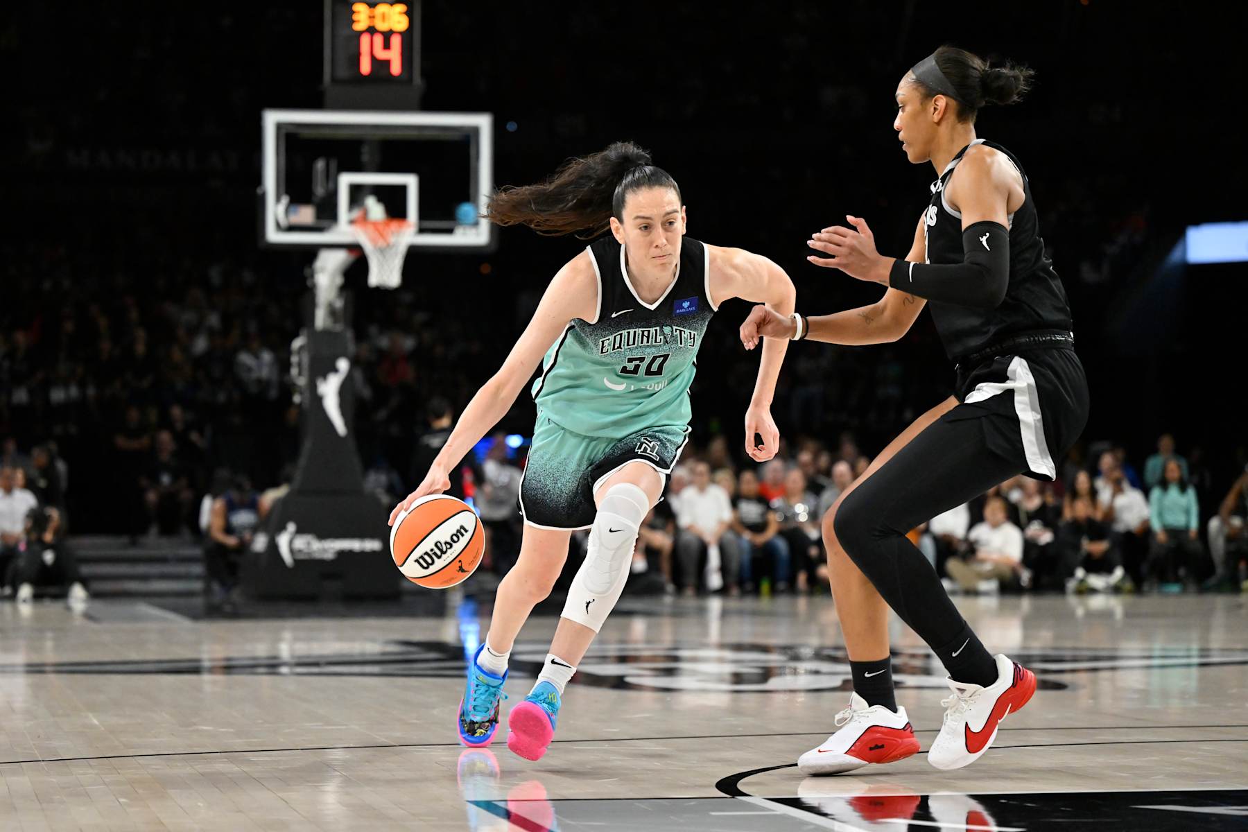 LAS VEGAS, NV - OCTOBER 6: Breanna Stewart #30 of the New York Liberty drives to the basket during the game against the Las Vegas Aces during Round 2 Game 4 of the 2024 WNBA Playoffs on October 6, 2024 at Michelob ULTRA Arena in Las Vegas, Nevada. NOTE TO USER: User expressly acknowledges and agrees that, by downloading and or using this photograph, User is consenting to the terms and conditions of the Getty Images License Agreement. Mandatory Copyright Notice: Copyright 2024 NBAE (Photo by David Becker/NBAE via Getty Images)