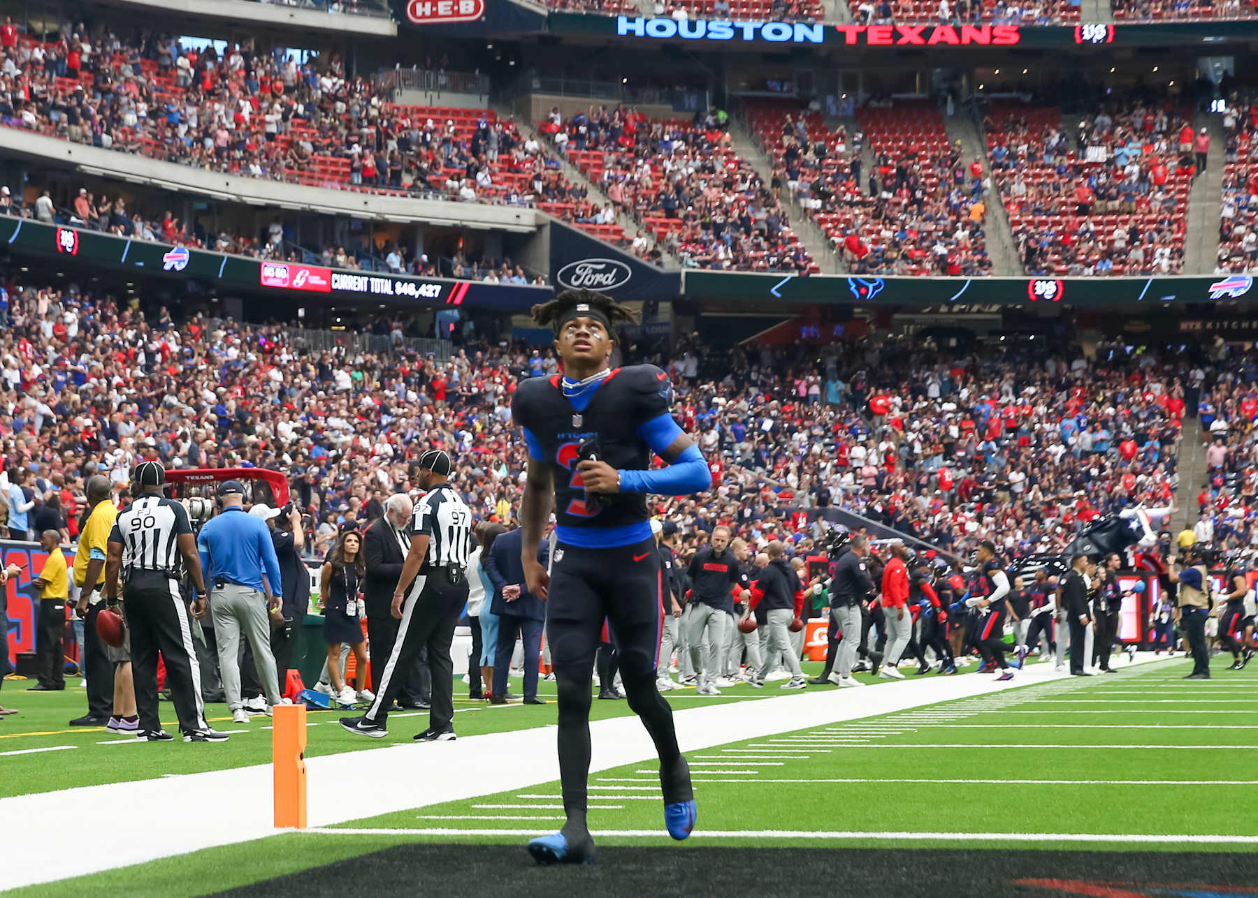 HOUSTON, TX - OCTOBER 06: Houston Texans wide receiver Tank Dell (3) approaches the end zone to say a prayer before the beginning the NFL game between the Buffalo Bills and Houston Texans on October 6, 2024 at NRG Stadium in Houston, Texas. (Photo by Leslie Plaza Johnson/Icon Sportswire via Getty Images)