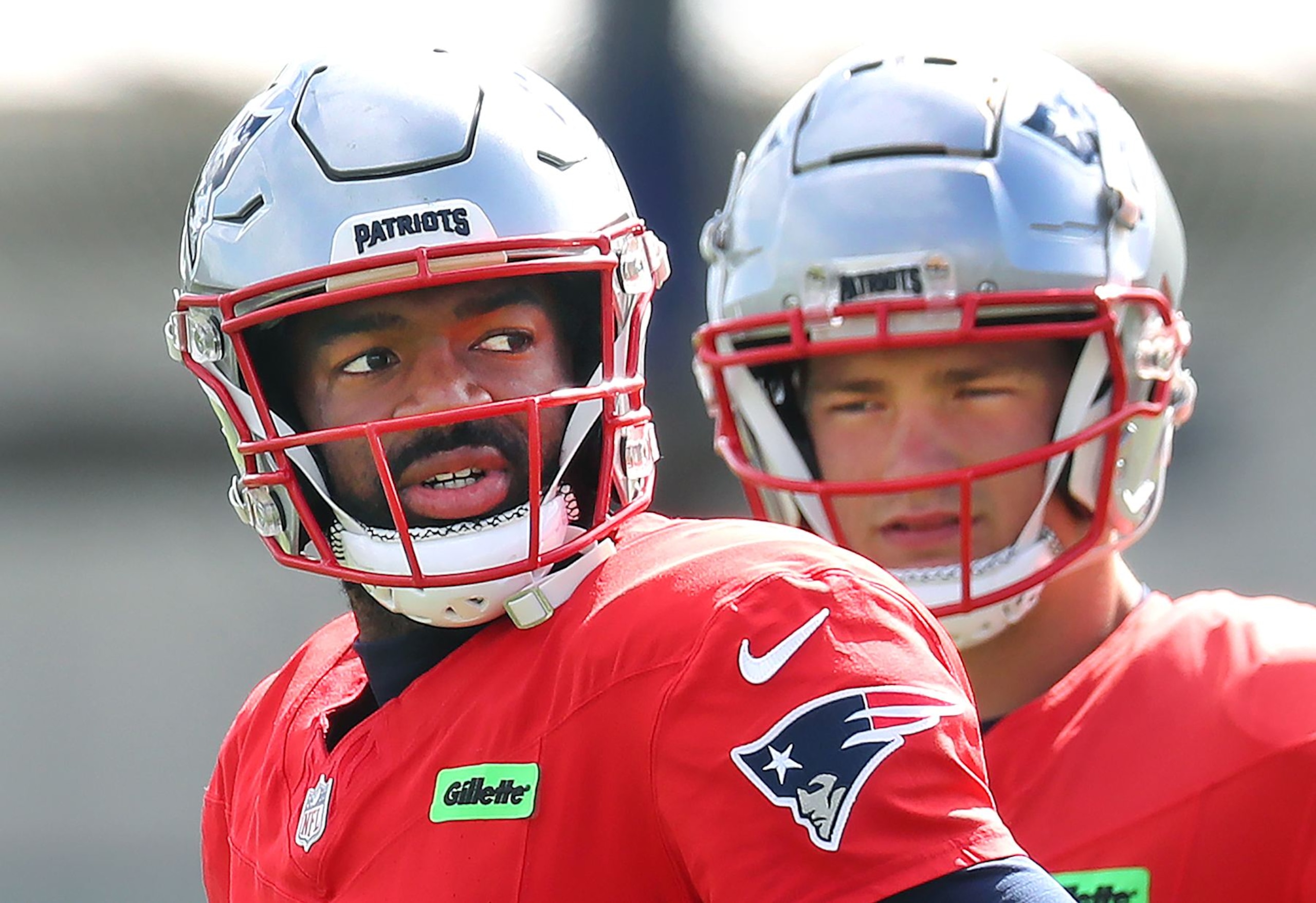 Foxborough, MA - October 2: New England Patriots QBs Drake Maye and Jacoby Brissett at practice. (Photo by John Tlumacki/The Boston Globe via Getty Images)