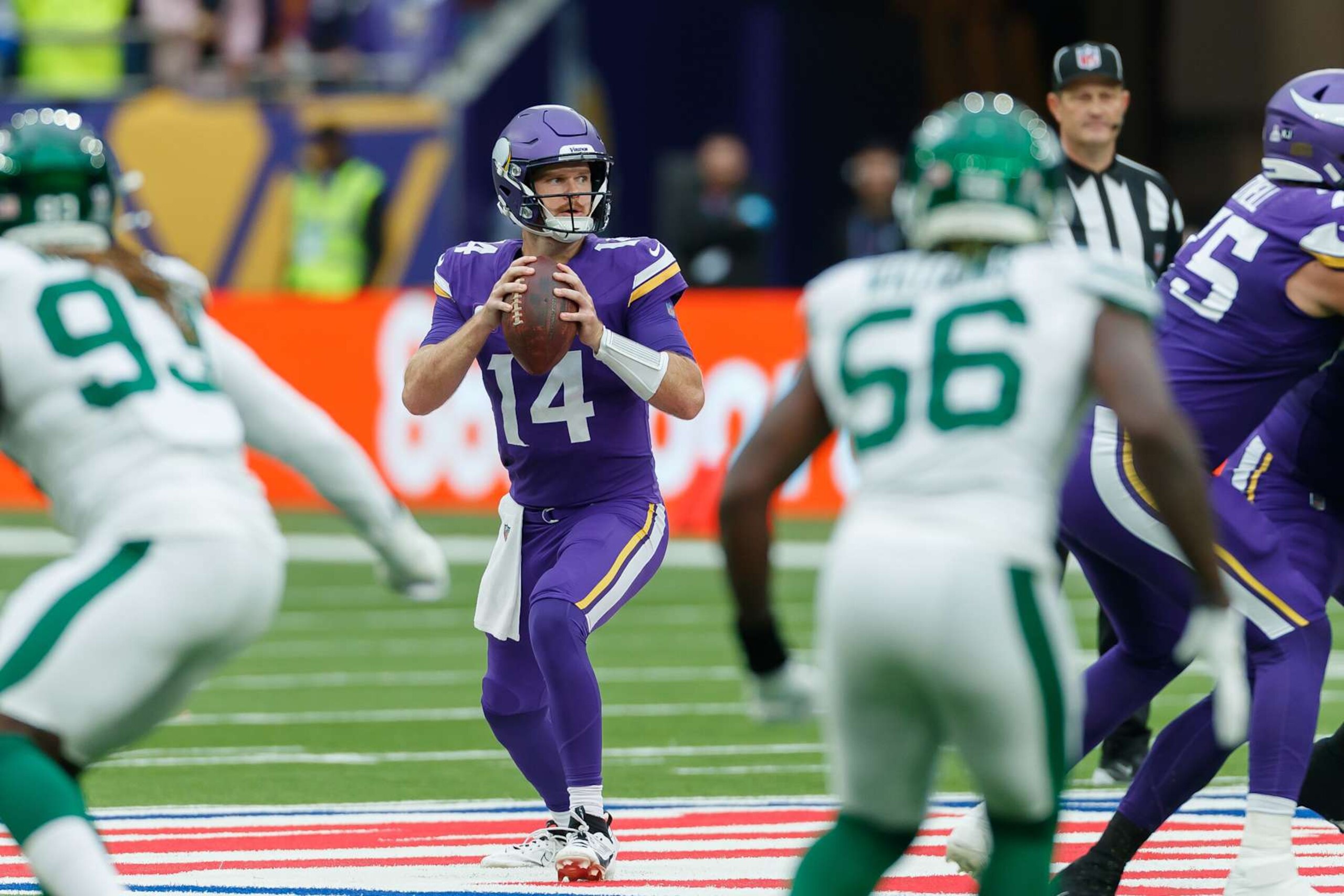 London, United Kingdom - October 6: Sam Darnold of Minnesota Vikings controls the ball during the NFL match between New York Jets and Minnesota Vikings at Tottenham Hotspur Stadium on October 6, 2024 in London, England. (Photo by Mario Hommes/DeFodi Images via Getty Images) London, United Kingdom - October 6: Sam Darnold of Minnesota Vikings controls the ball during the NFL match between New York Jets and Minnesota Vikings at Tottenham Hotspur Stadium on October 6, 2024 in London, England. (Photo by Mario Hommes/DeFodi Images via Getty Images)