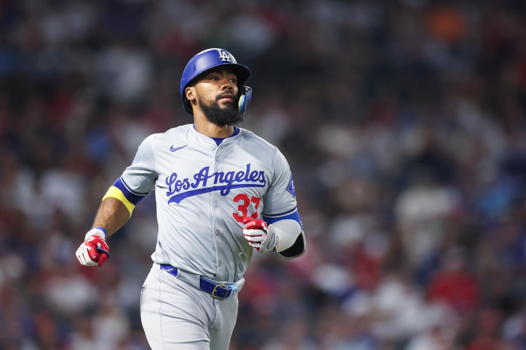 ANAHEIM, CALIFORNIA - SEPTEMBER 03: Teoscar Hernández #37 of the Los Angeles Dodgers flies out in the sixth inning against the Los Angeles Angels at Angel Stadium of Anaheim on September 03, 2024 in Anaheim, California. (Photo by Meg Oliphant/Getty Images)
