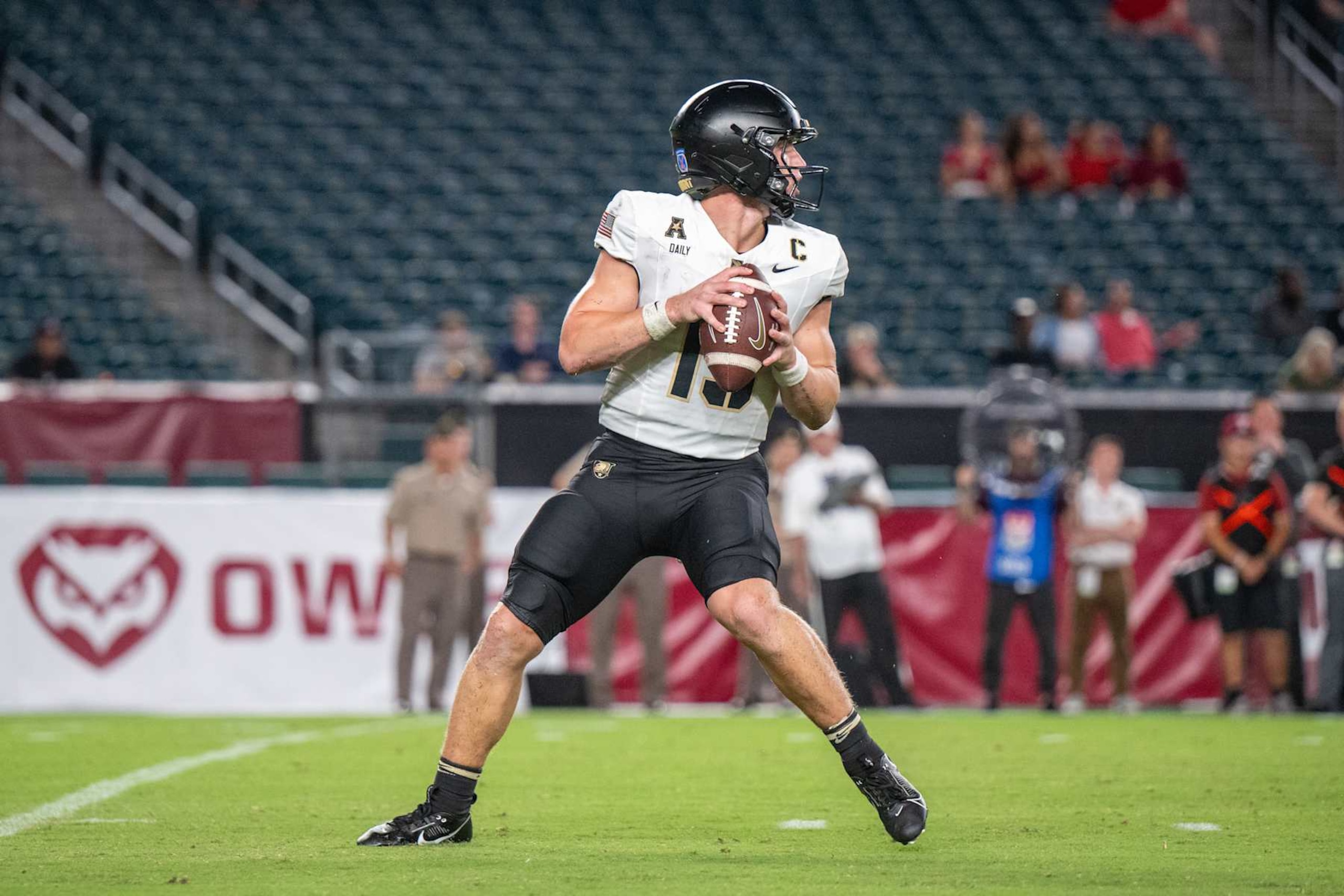 PHILADELPHIA, PA - SEPTEMBER 26: Army Black Knights quarterback Bryson Daily (13) gets set to throw during the game between the Army Black Knights and the Temple Owls on September 26th, 2024 at Lincoln Financial Field in Philadelphia, PA. (Photo by Terence Lewis/Icon Sportswire via Getty Images)