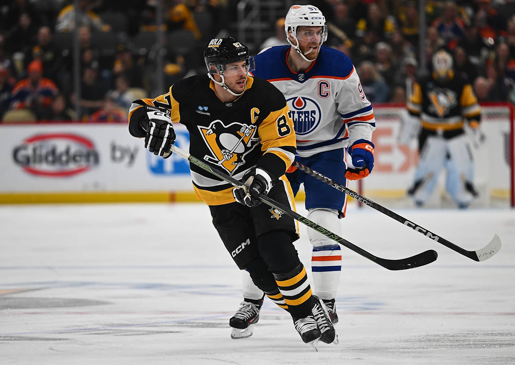 Pittsburgh Penguins captain Sidney Crosby (left) and Edmonton Oilers captain Connor McDavid. 