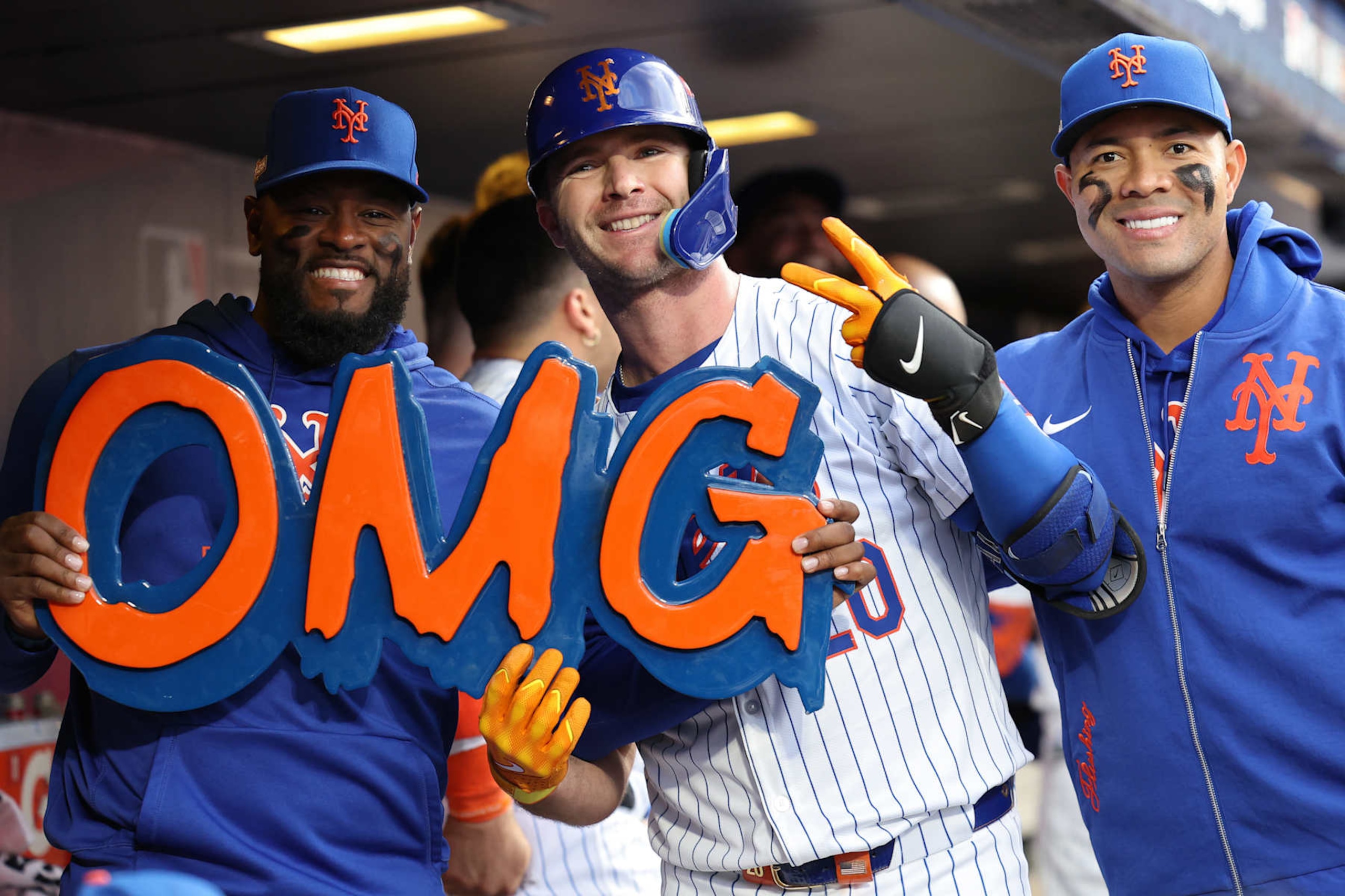 NEW YORK, NEW YORK - OCTOBER 08: (L-R) Luis Severino #40, Pete Alonso #20 and Jose Quintana #62 of the New York Mets pose after Alonso hit a solo home run in the second inning against the Philadelphia Phillies during Game Three of the Division Series at Citi Field on October 08, 2024 in New York City. (Photo by Elsa/Getty Images)