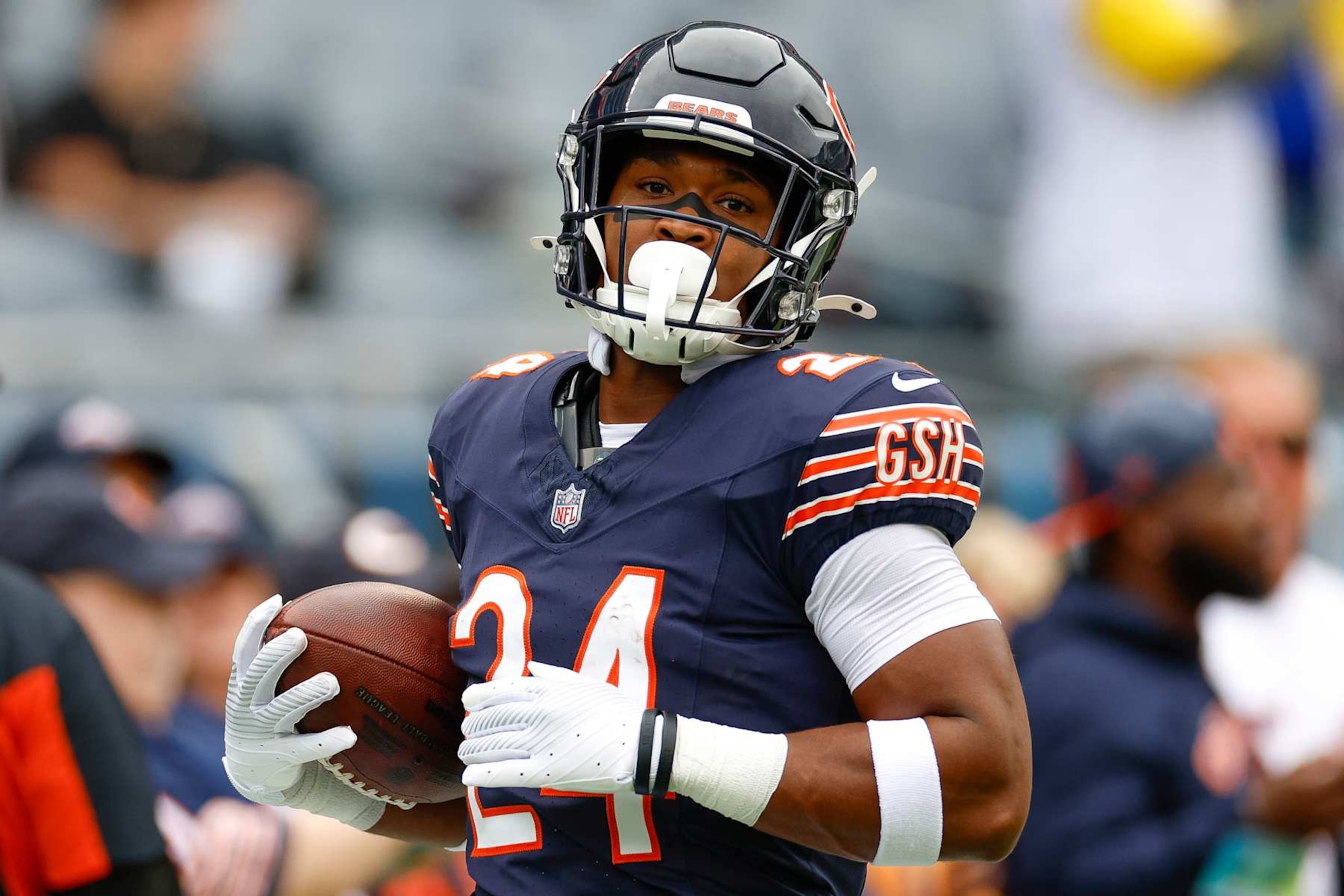 CHICAGO, ILLINOIS - SEPTEMBER 29: Khalil Herbert #24 of the Chicago Bears warms up prior to a game against the Los Angeles Rams at Soldier Field on September 29, 2024 in Chicago, Illinois. (Photo by Brandon Sloter/Getty Images) CHICAGO, ILLINOIS - SEPTEMBER 29: Khalil Herbert #24 of the Chicago Bears warms up prior to a game against the Los Angeles Rams at Soldier Field on September 29, 2024 in Chicago, Illinois. (Photo by Brandon Sloter/Getty Images)