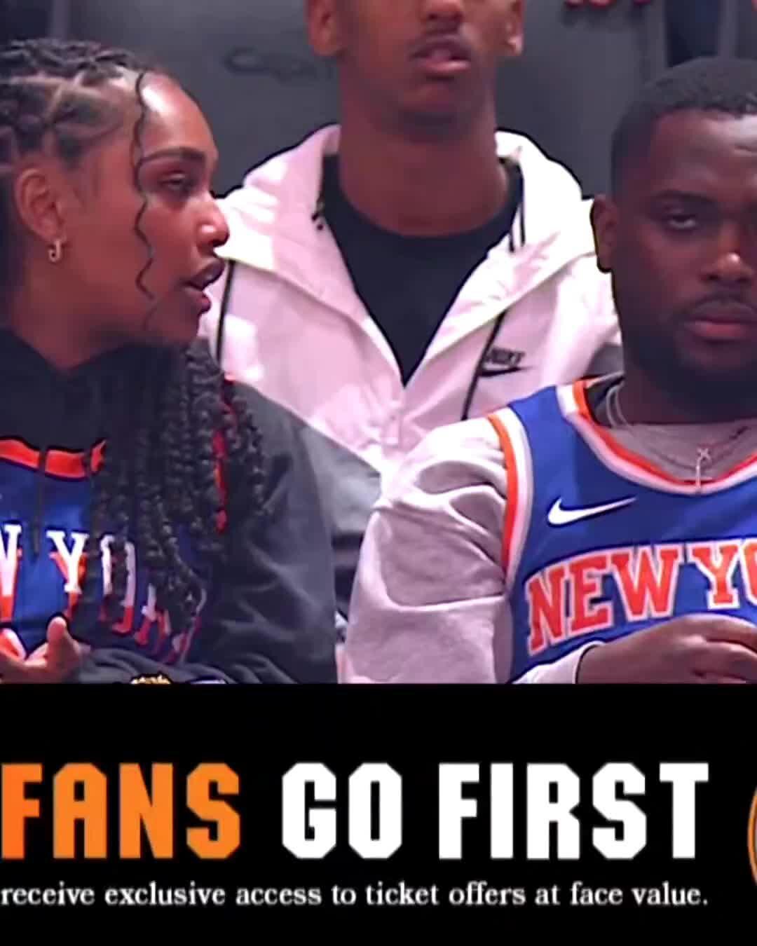 Video Mahomes, Reid, Jones Attend HS Football Game to Support Chiefs