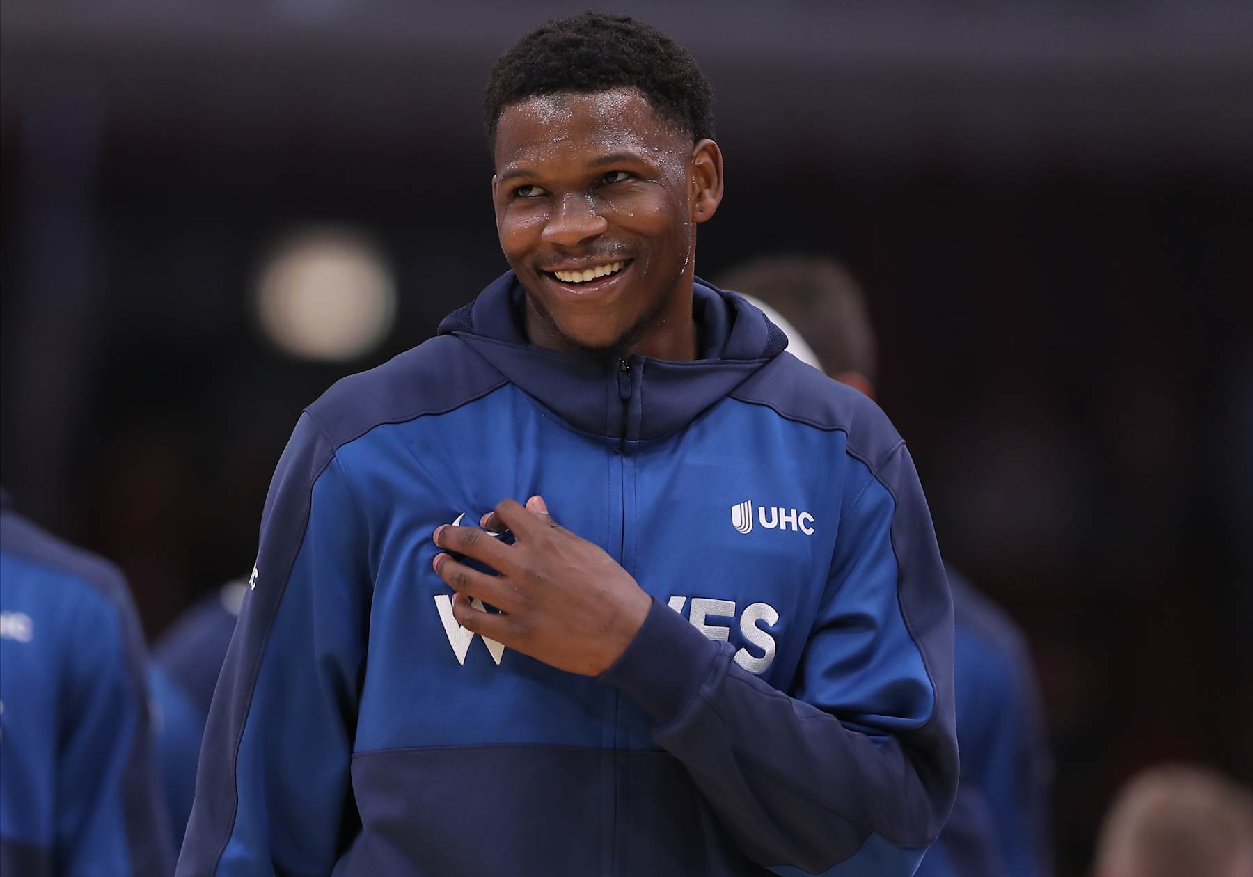 CHICAGO, IL - OCTOBER 16: Minnesota Timberwolves guard Anthony Edwards (5) prior to a preseason game against the Chicago Bulls on October 16, 2024 at the United Center in Chicago, Illinois. (Photo by Melissa Tamez/Icon Sportswire via Getty Images)