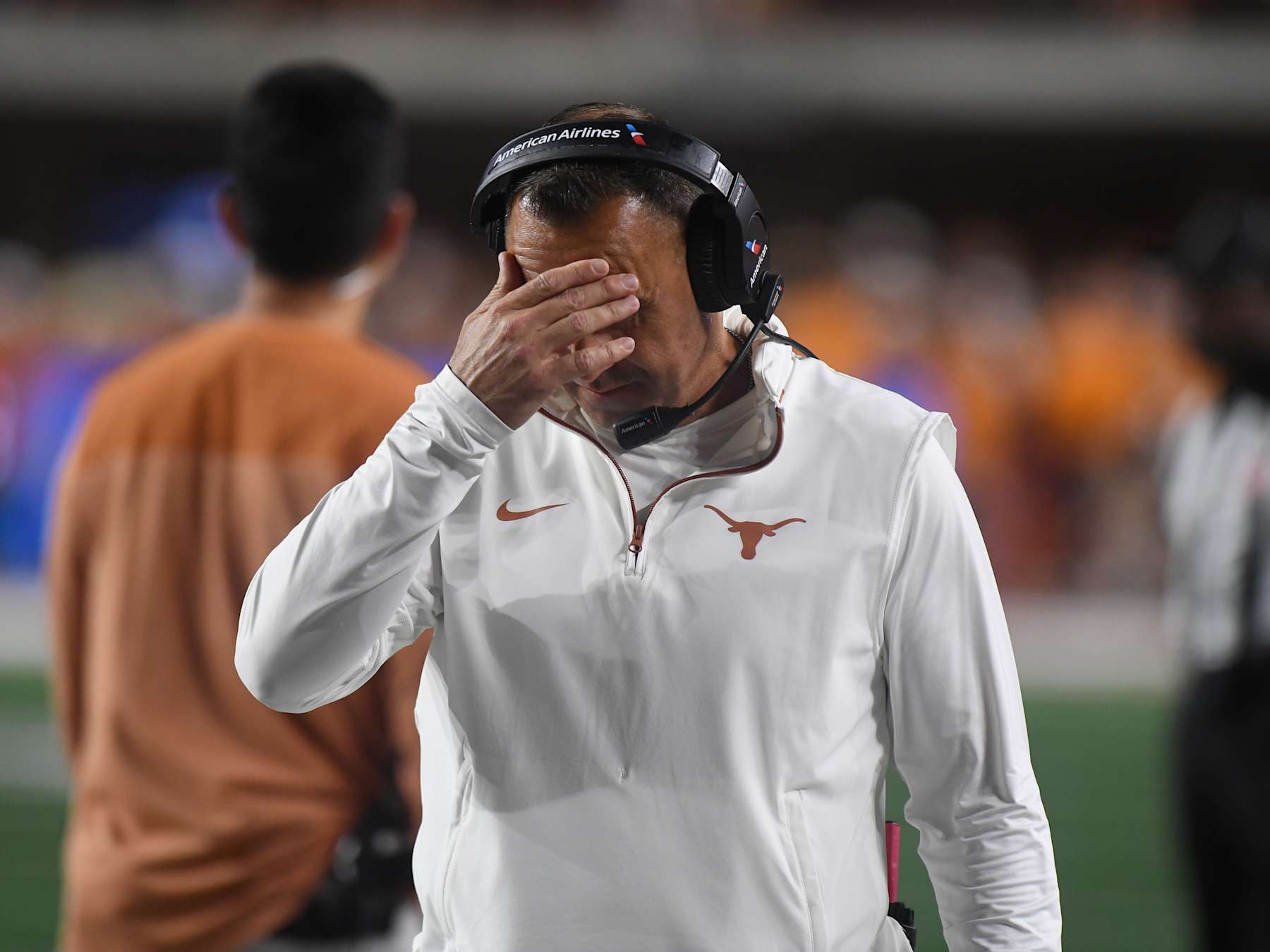 AUSTIN, TX - OCTOBER 19: Texas Longhorns head coach Steve Sarkisian reacts to a play during the college football game between the Georgia Bulldogs and the Texas Longhorns on October 19, 2024, at Darrell K Royal- Texas Memorial Stadium in Austin, TX. (Photo by Jeffrey Vest/Icon Sportswire via Getty Images)