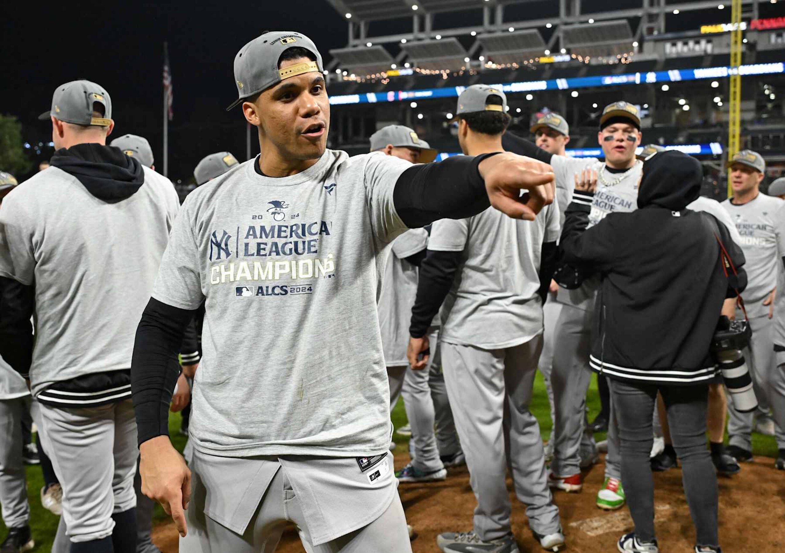 CLEVELAND, OHIO - OCTOBER 19: Juan Soto #22 of the New York Yankees celebratesafter beating the Cleveland Guardians 5-2 in 10 innings to win Game Five of the American League Championship Series at Progressive Field on October 19, 2024 in Cleveland, Ohio. (Photo by Nick Cammett/Getty Images) CLEVELAND, OHIO - OCTOBER 19: Juan Soto #22 of the New York Yankees celebratesafter beating the Cleveland Guardians 5-2 in 10 innings to win Game Five of the American League Championship Series at Progressive Field on October 19, 2024 in Cleveland, Ohio. (Photo by Nick Cammett/Getty Images)