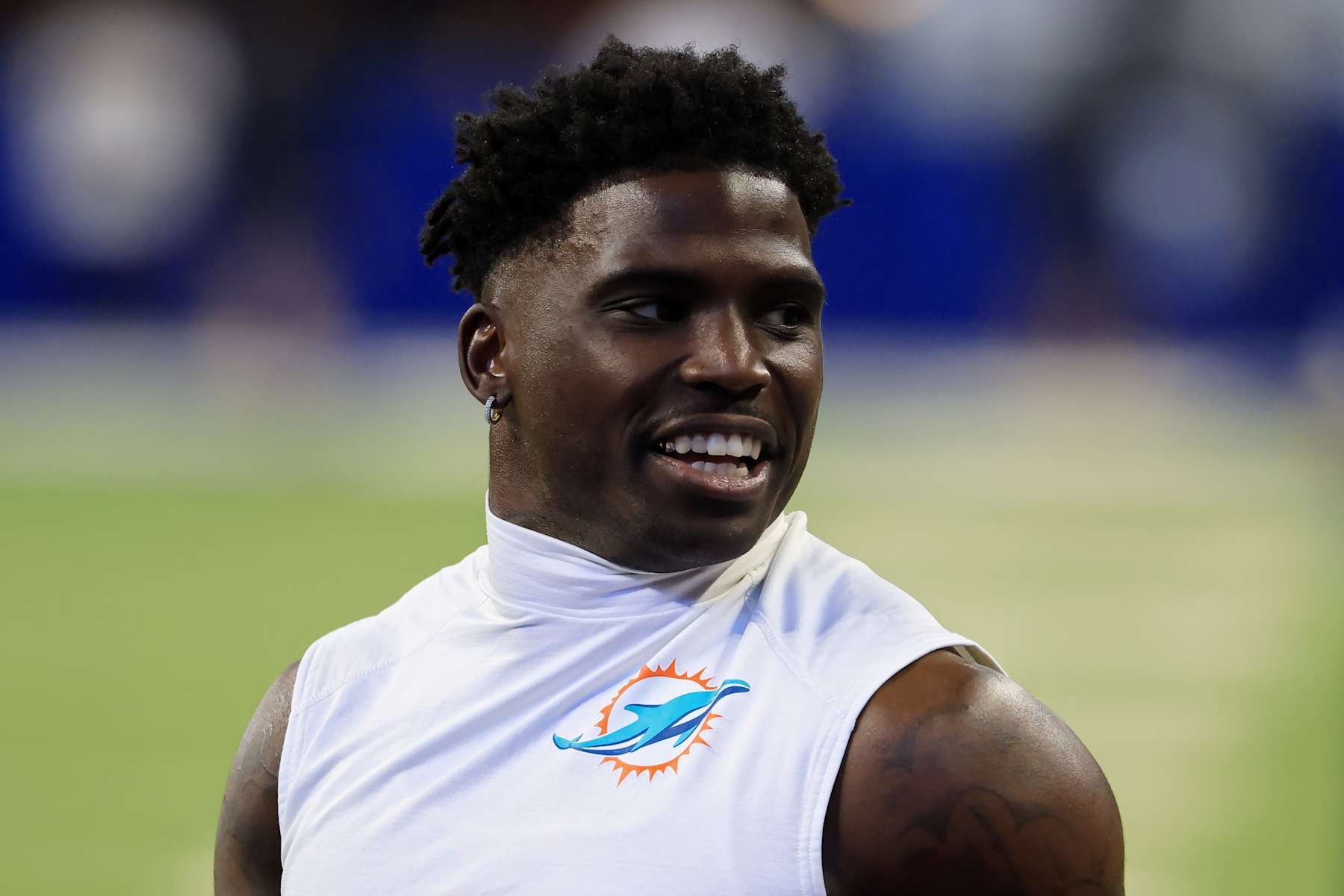 INDIANAPOLIS, INDIANA - OCTOBER 20: Tyreek Hill #10 of the Miami Dolphins warms up prior to a game against the Indianapolis Colts at Lucas Oil Stadium on October 20, 2024 in Indianapolis, Indiana. (Photo by Justin Casterline/Getty Images)