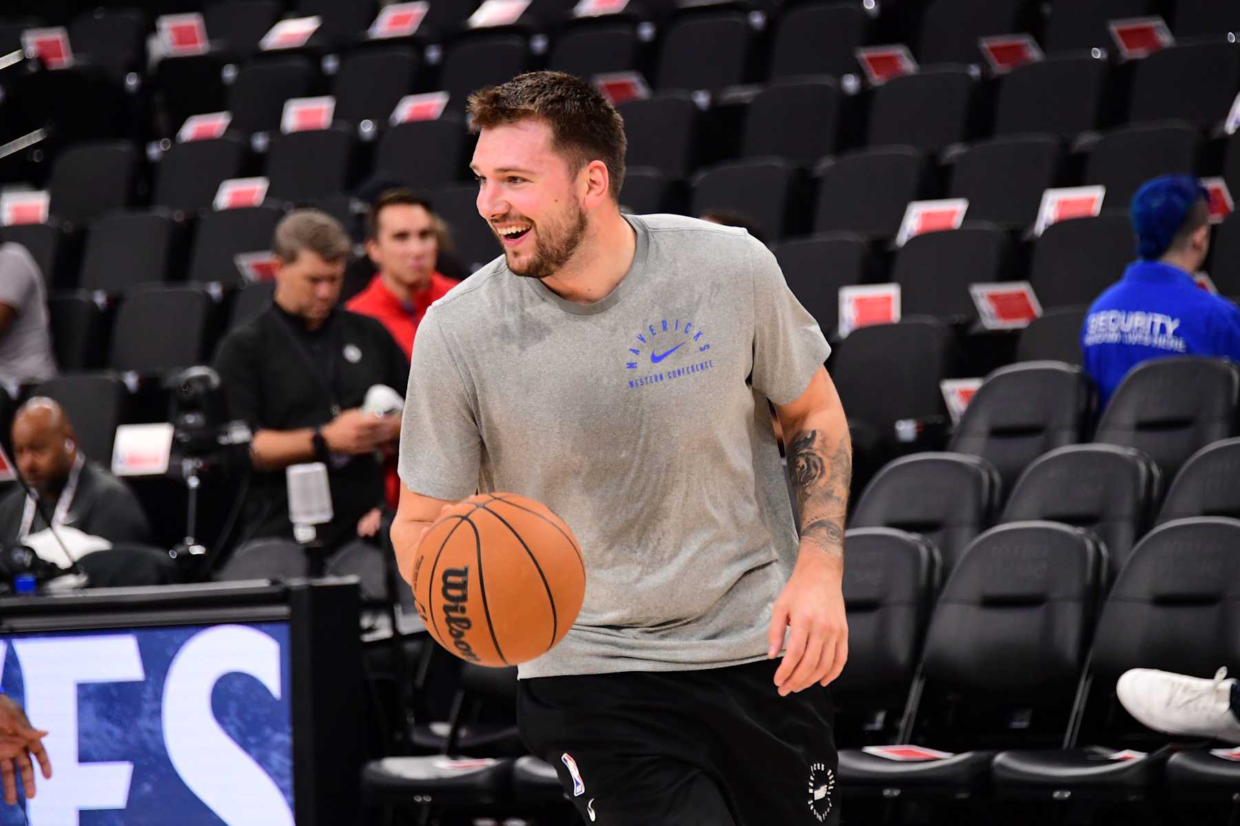 Luka Dončić Says He Feels 'Perfect' After Calf Injury Ahead of Mavs' Opener vs. Spurs