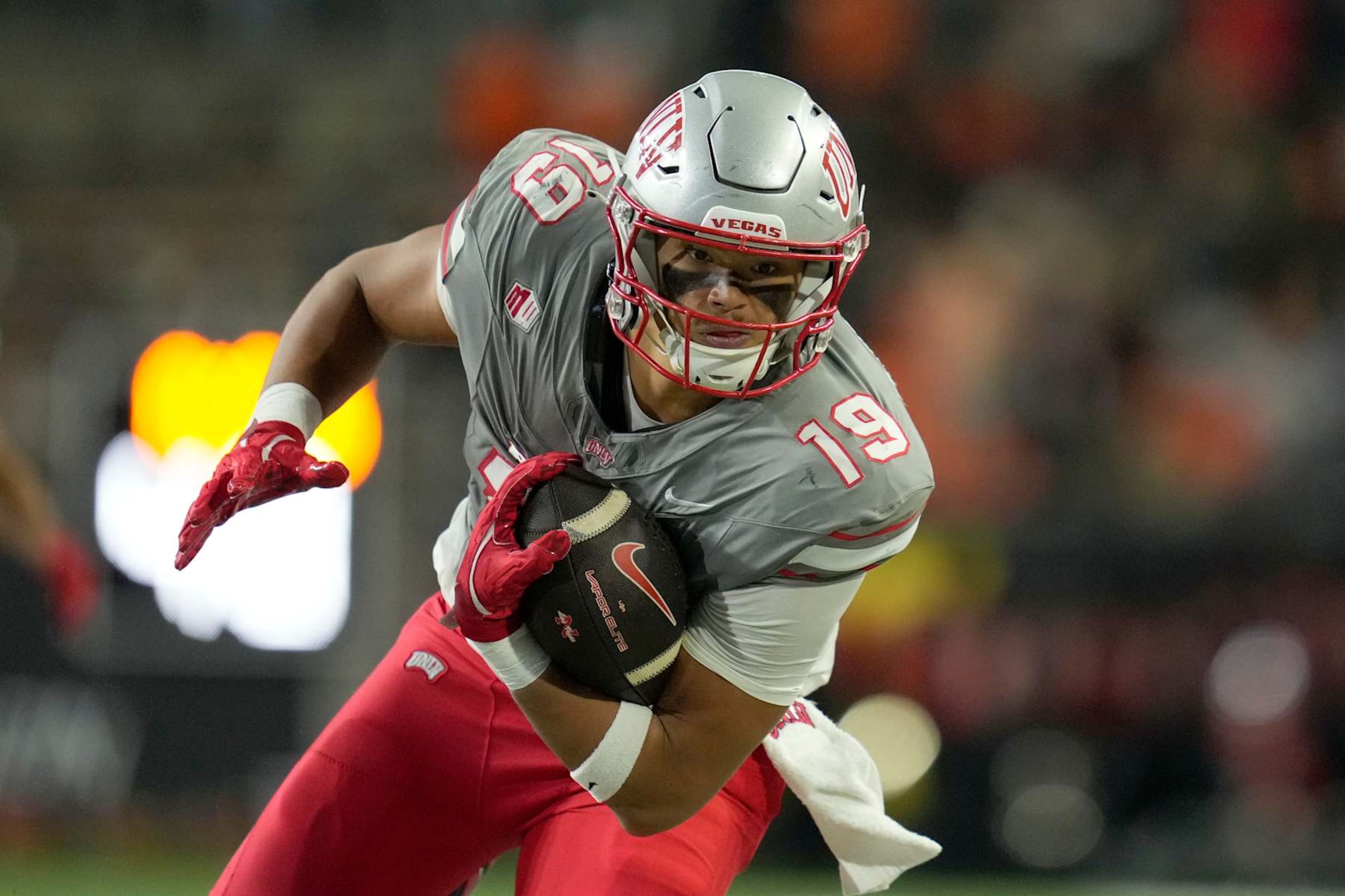 CORVALLIS, OREGON - OCTOBER 19: Kaleo Ballungay #19 of the UNLV Rebels makes a catch during the first half against the Oregon State Beavers at Reser Stadium on October 19, 2024 in Corvallis, Oregon. (Photo by Soobum Im/Getty Images)