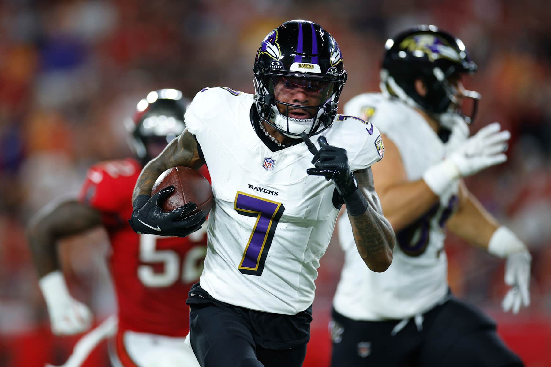 TAMPA, FLORIDA - OCTOBER 21: Rashod Bateman #7 of the Baltimore Ravens runs the ball during the second quarter against the Tampa Bay Buccaneers at Raymond James Stadium on October 21, 2024 in Tampa, Florida. (Photo by Mike Ehrmann/Getty Images)