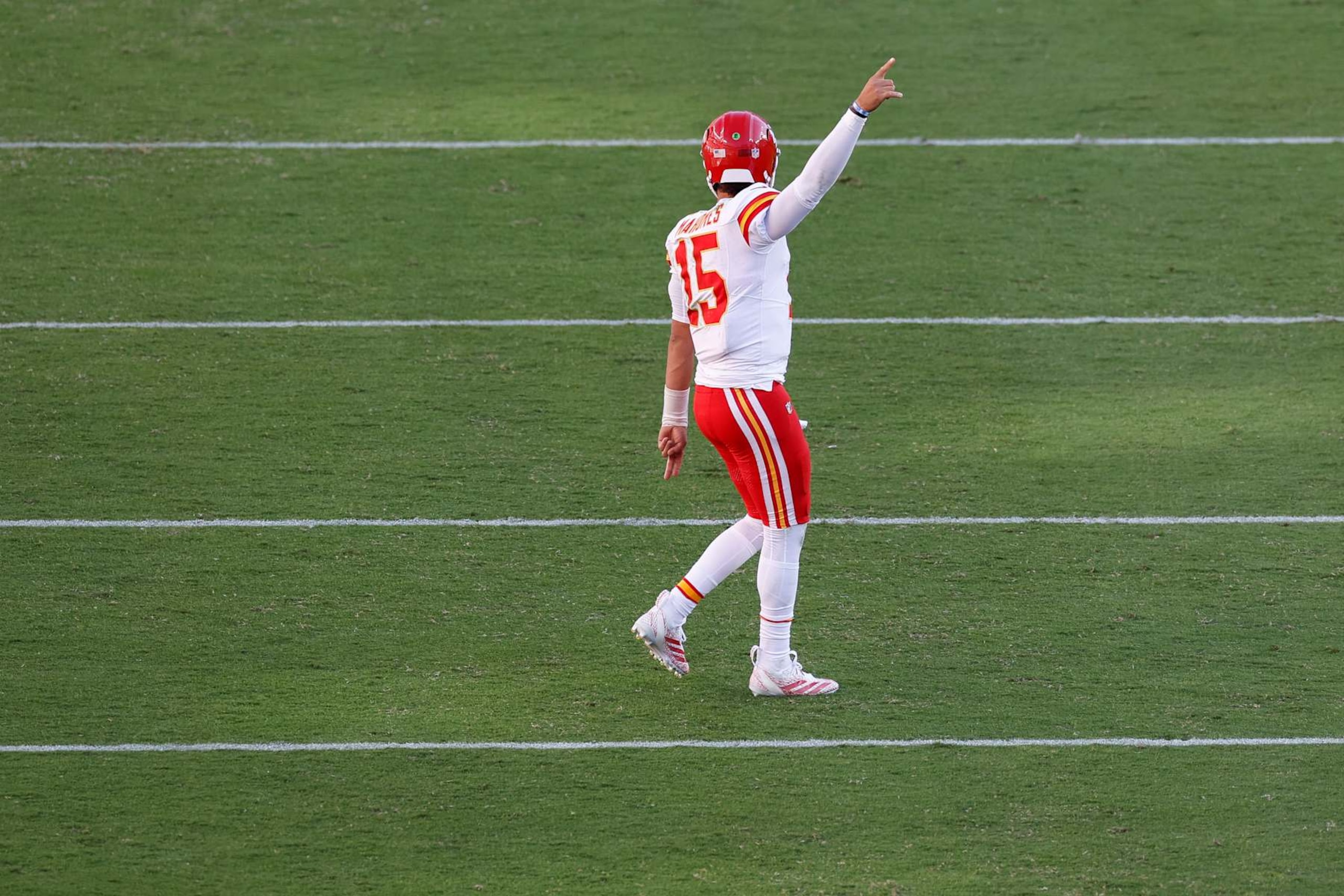 SANTA CLARA, CALIFORNIA - OCTOBER 20: Patrick Mahomes #15 of the Kansas City Chiefs celebrates during the second half against the San Francisco 49ers at Levis Stadium on October 20, 2024 in Santa Clara, California. (Photo by Aaron M. Sprecher/Getty Images)