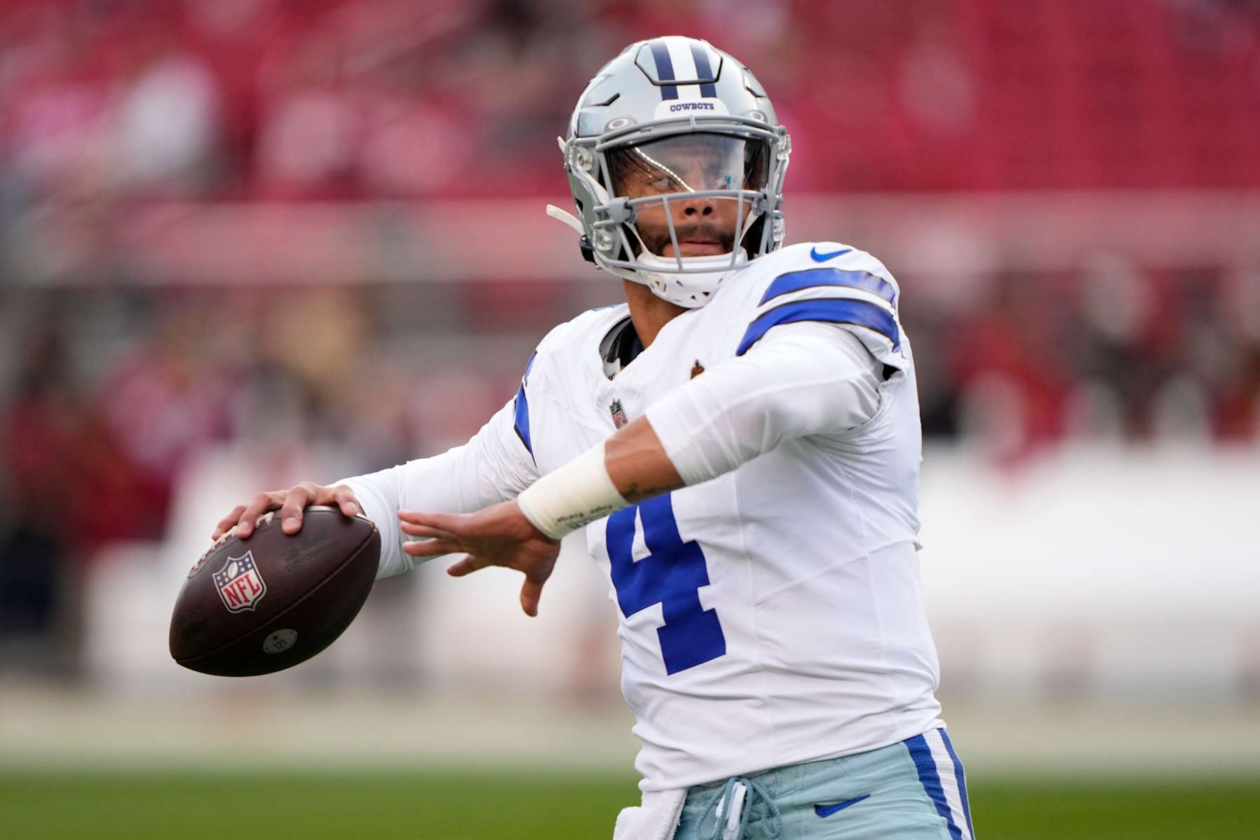 SANTA CLARA, CALIFORNIA - OCTOBER 27: Dak Prescott #4 of the Dallas Cowboys warms up prior to a game against the San Francisco 49ers at Levi's Stadium on October 27, 2024 in Santa Clara, California. (Photo by Thearon W. Henderson/Getty Images)