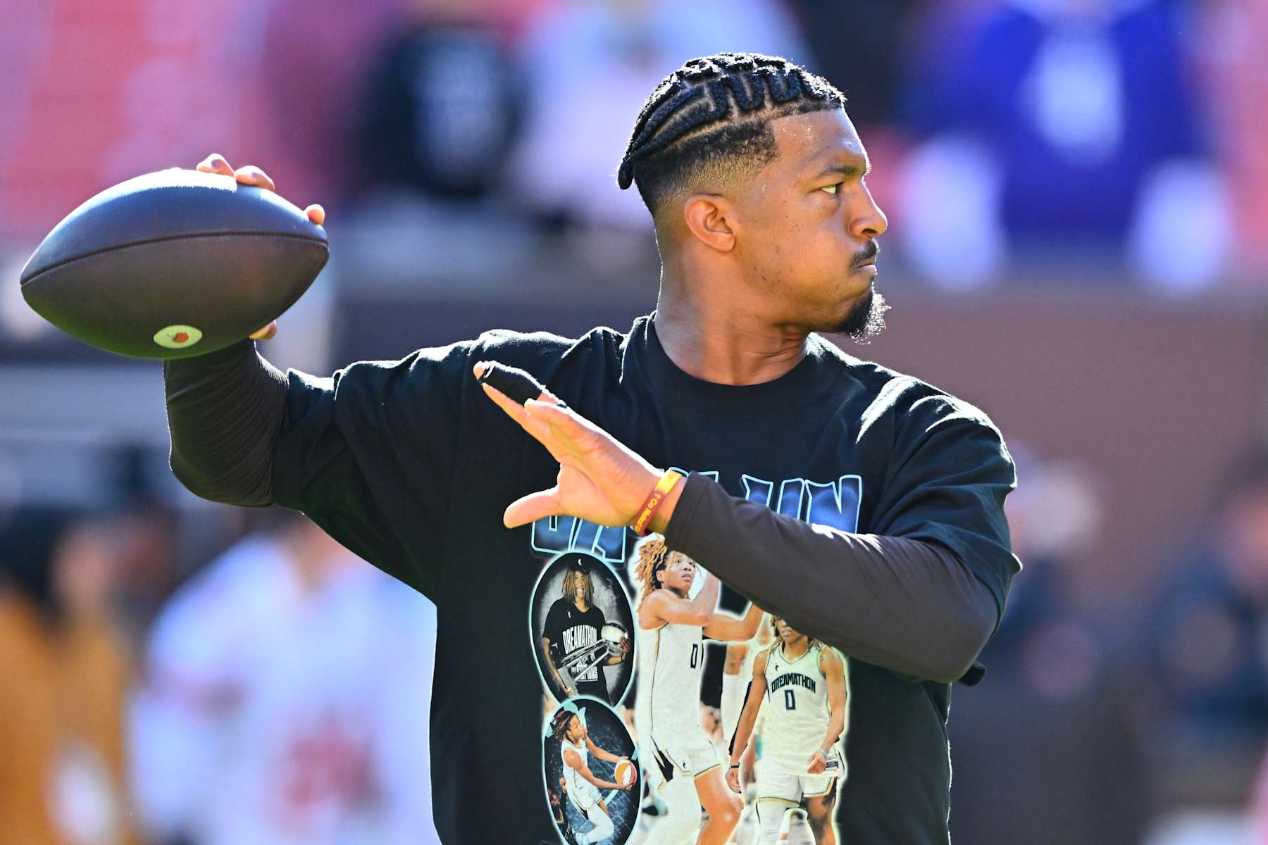 CLEVELAND, OHIO - OCTOBER 27: Jameis Winston #5 of the Cleveland Browns warms up prior to a game against the Baltimore Ravens at Cleveland Browns Stadium on October 27, 2024 in Cleveland, Ohio. (Photo by Jason Miller/Getty Images)